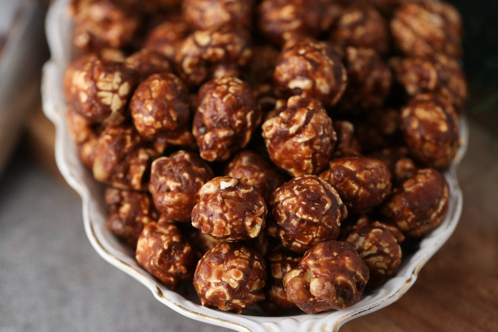 Popcorn croustillant au chocolat et aux cacahuètes