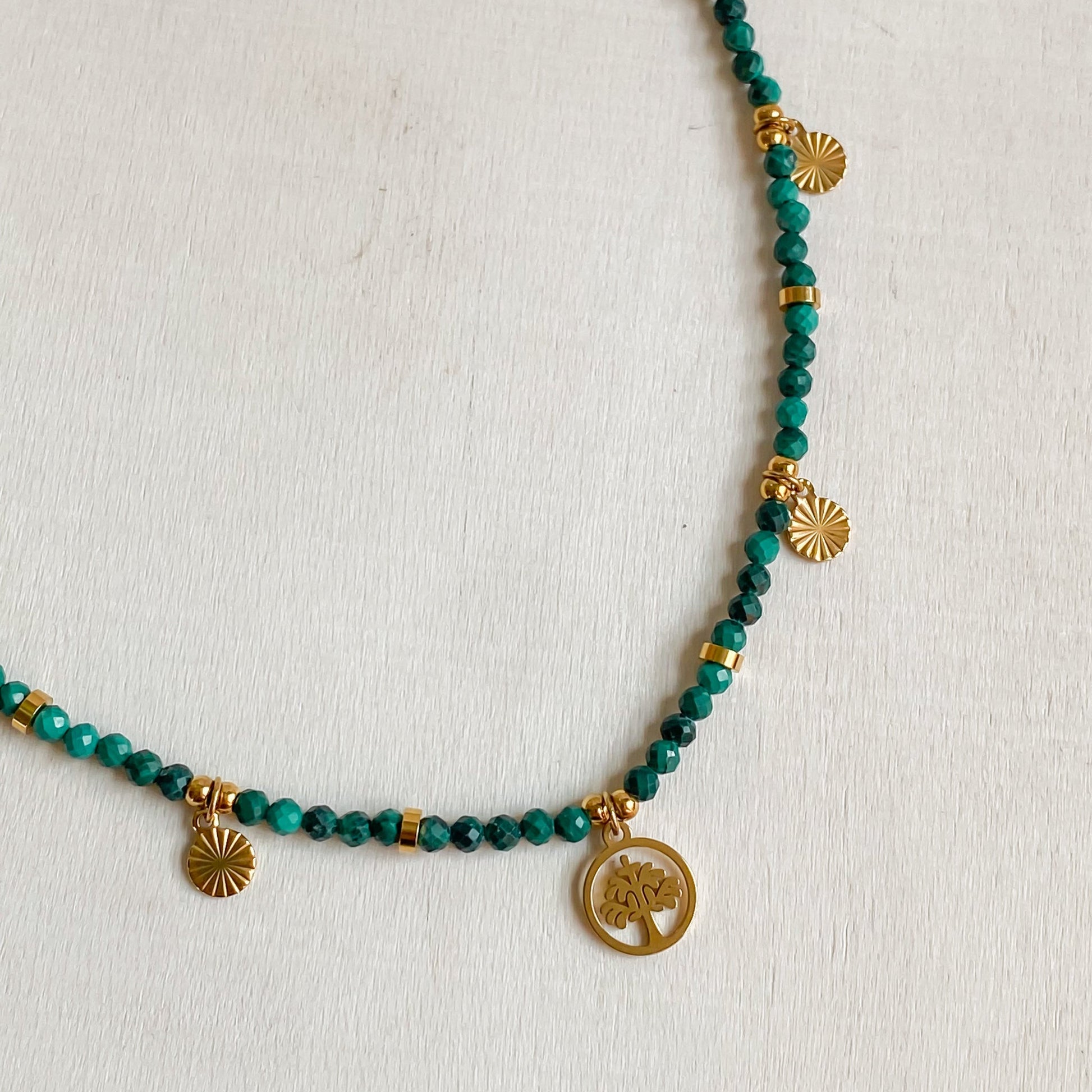Collier en Malachite avec pendentif arbre de vie | DEMETER