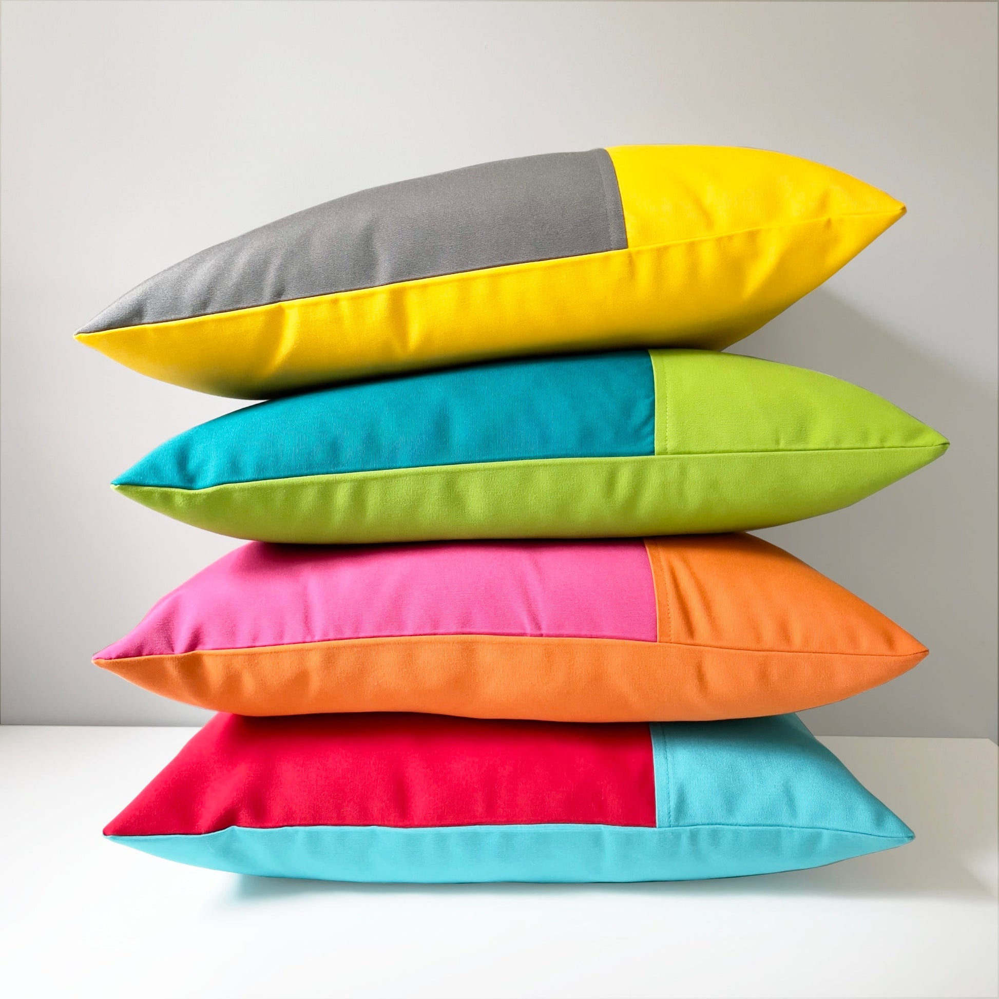 Housse de coussin d'extérieur colorée Sunbrella®, coussins de patio modernes