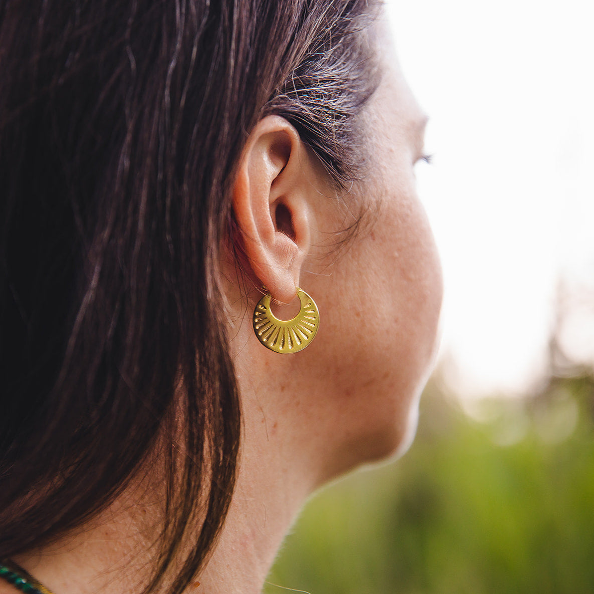 Créoles texturées en argent sterling plaqué ou 18K | HÉLIA