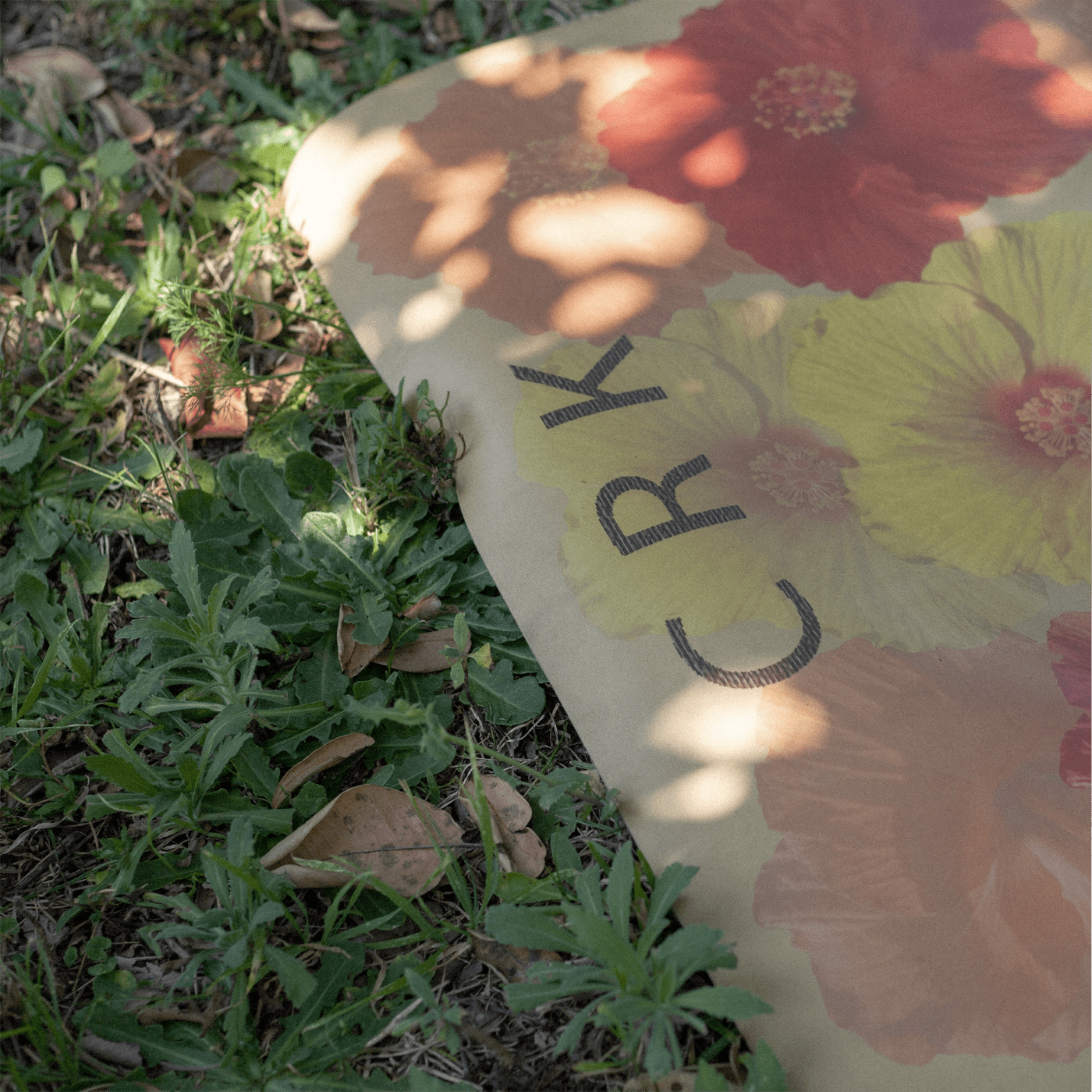 Crk Yoga Mat made of Recycled Natural Rubber with an Alignment System, 4mm Thick • The Summer Mat