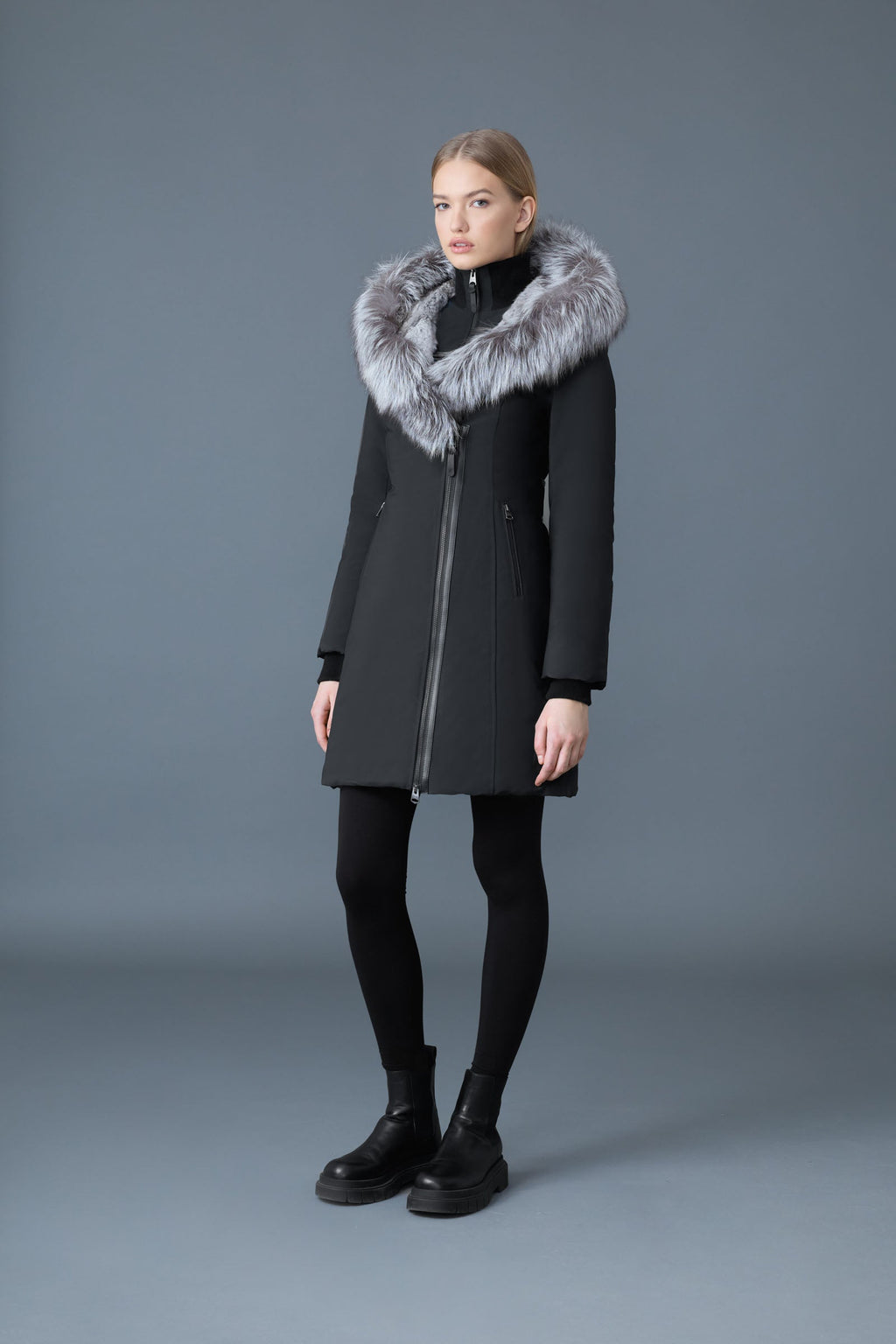 Manteau TRISH Powder Touch avec fourrure de renard argenté Signature Mackage Collar