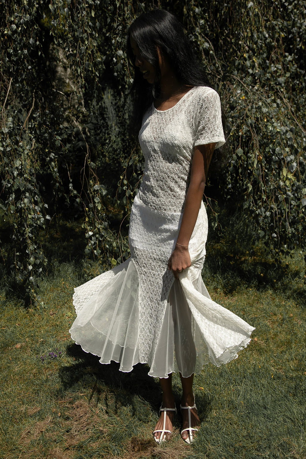 ROBE MIDI À MANCHES COURTES EN DENTELLE