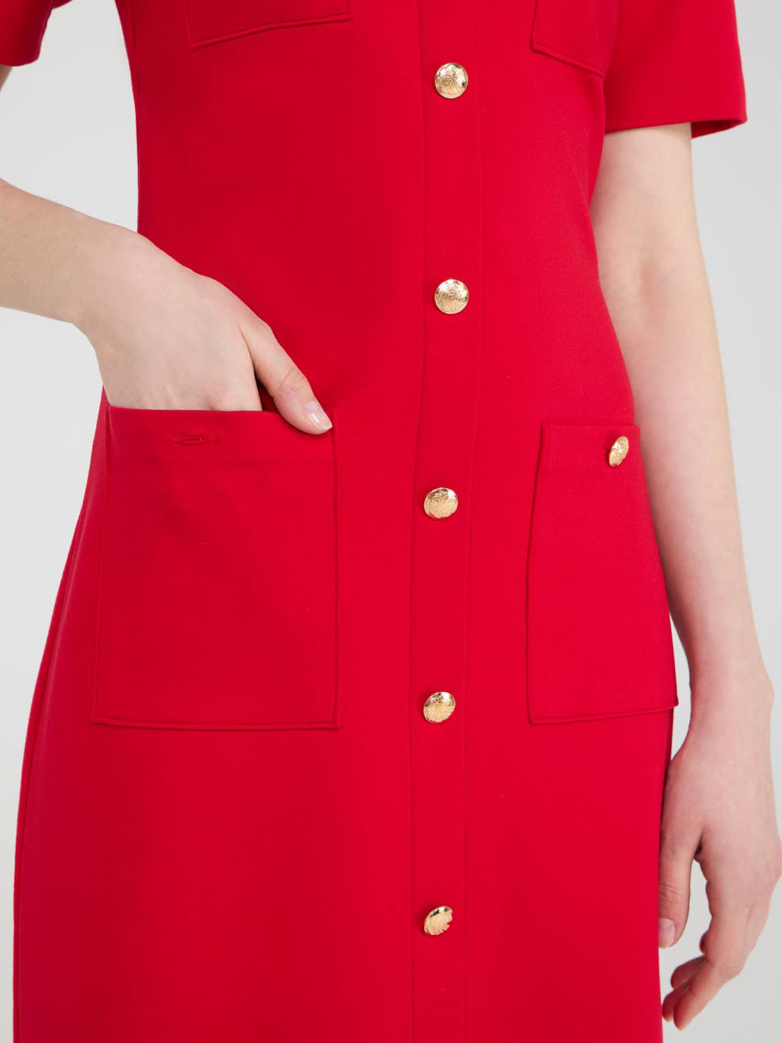 Robe boutonnée à manches courtes sur le devant