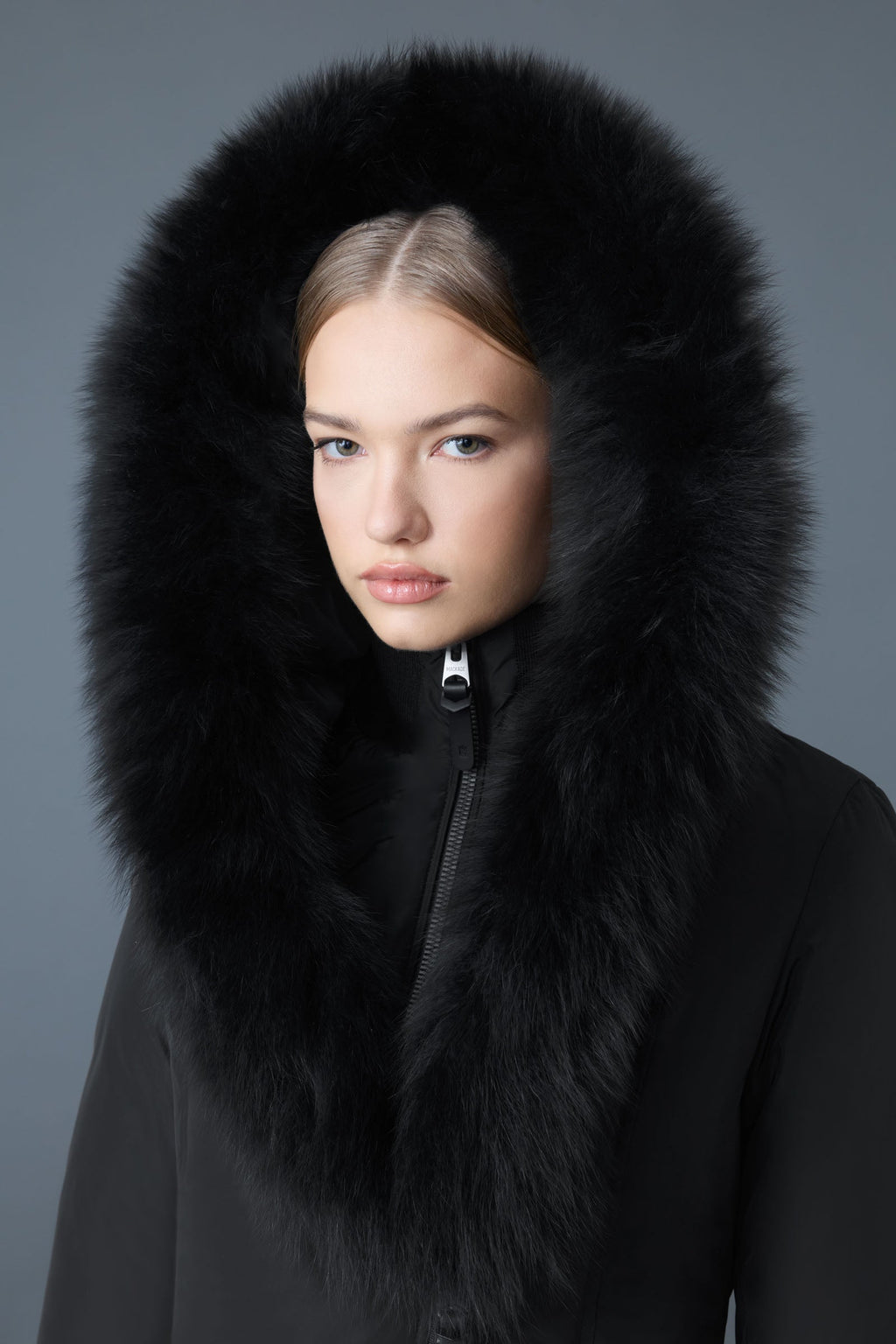 Manteau en duvet ADALI avec fourrure de renard bleu Signature Mackage Collar