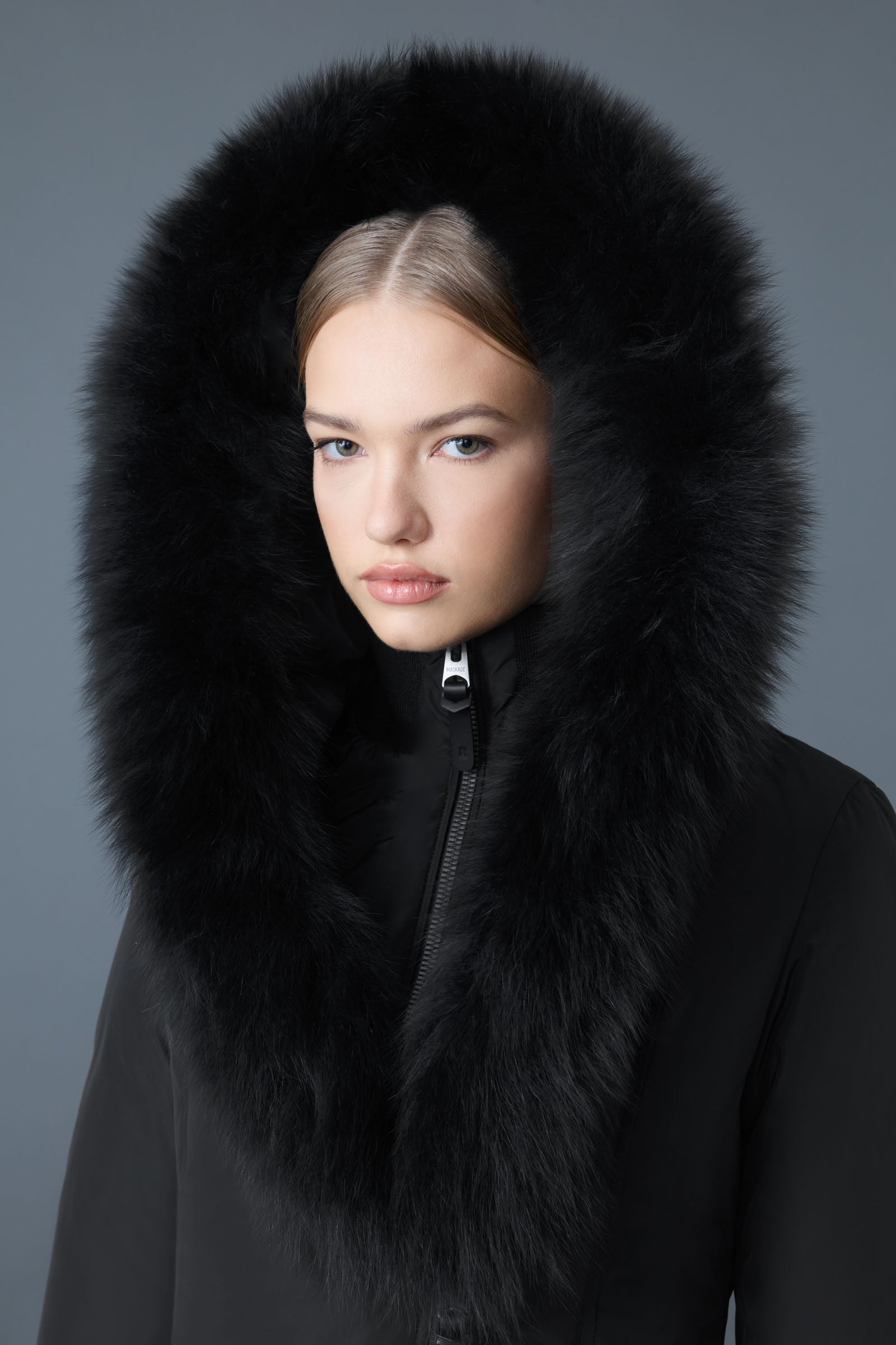 Manteau en duvet ADALI avec fourrure de renard bleu Signature Mackage Collar