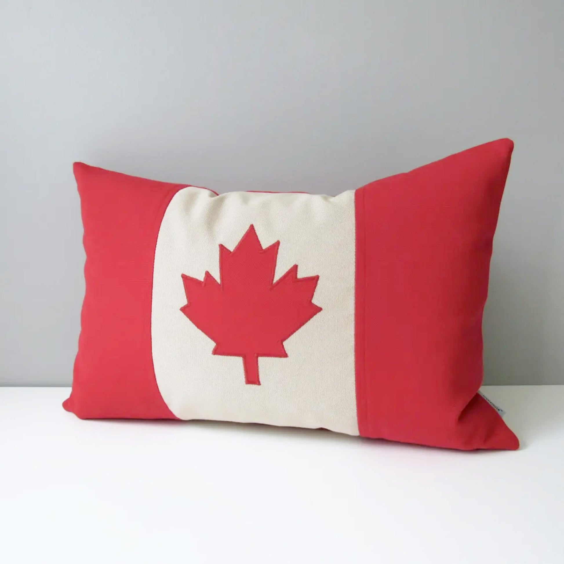 Canada Flag Sunbrella Pillow Cover, Maple Leaf Outdoor Sunbrella Cushion Cover