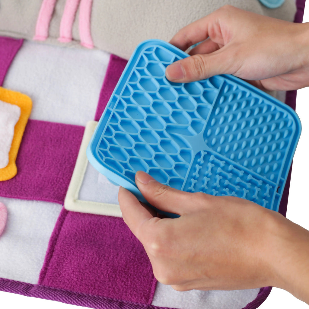 Squeaky Bone Snuffle Mat for Dogs – Interactive Foraging Fun, 24"- RETAIL LUFTPETS