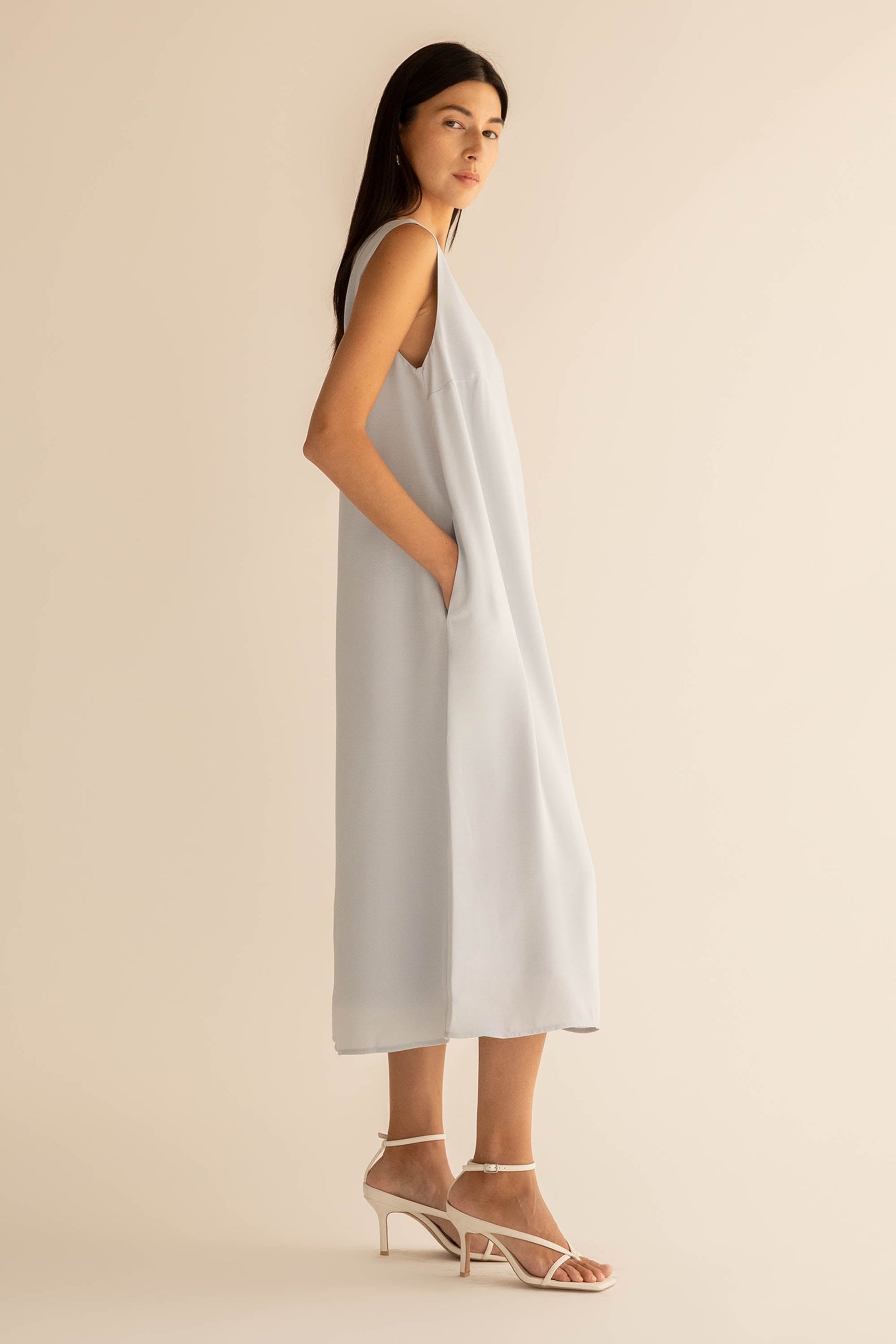 ROBE MIDI SANS MANCHES