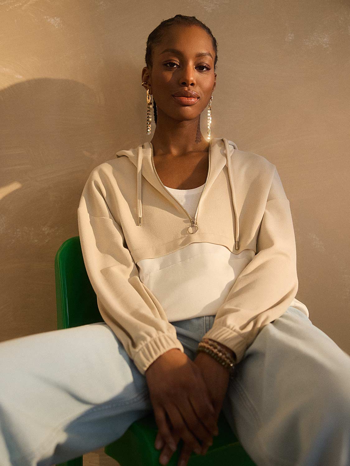Sweat à capuche demi-zip à blocs de couleurs