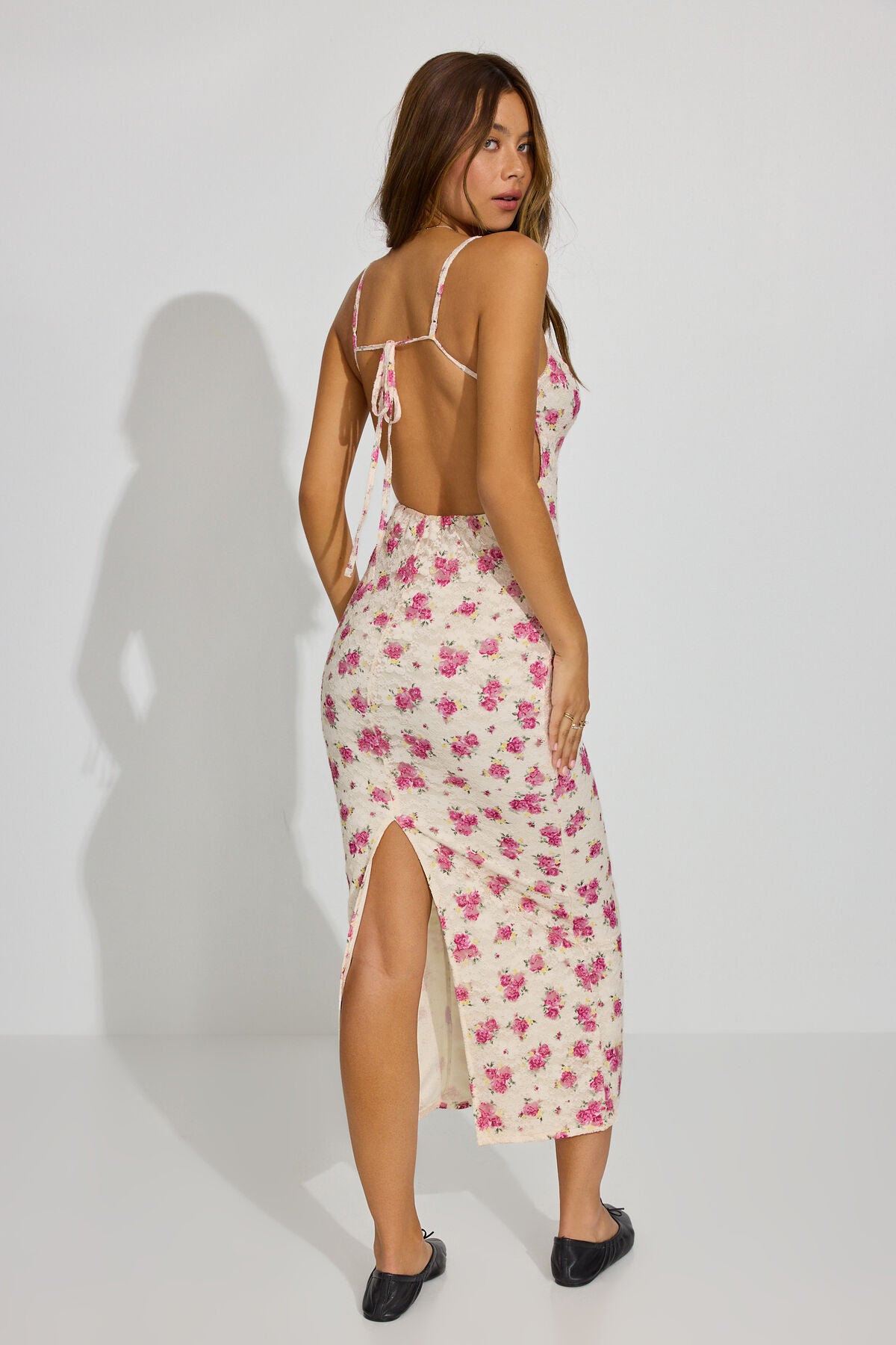 Robe longue dos nu en dentelle