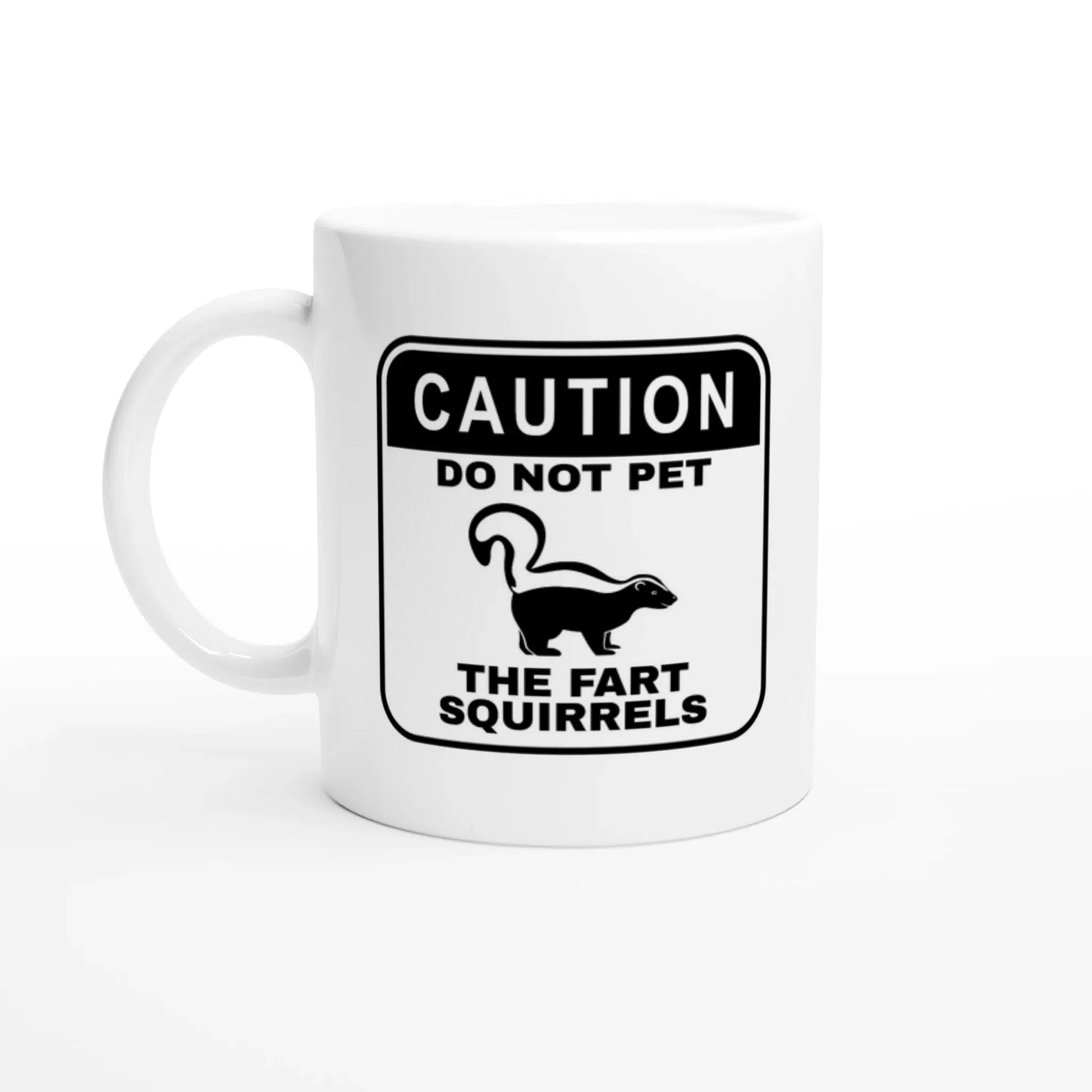 Tasse d'écureuils qui pètent
