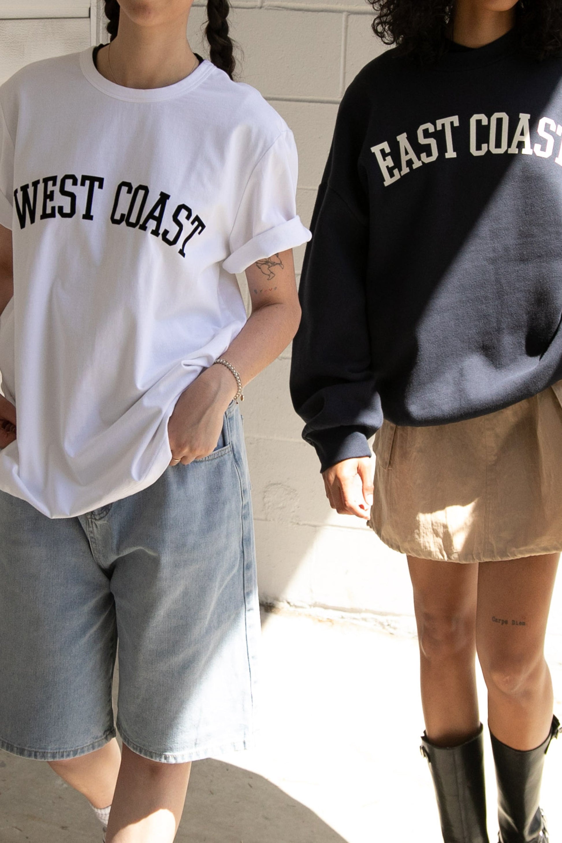 OVERSIZED GRAPHIC SWEATSHIRT