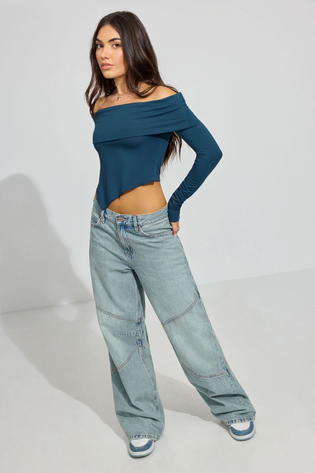 Haut asymétrique à manches longues