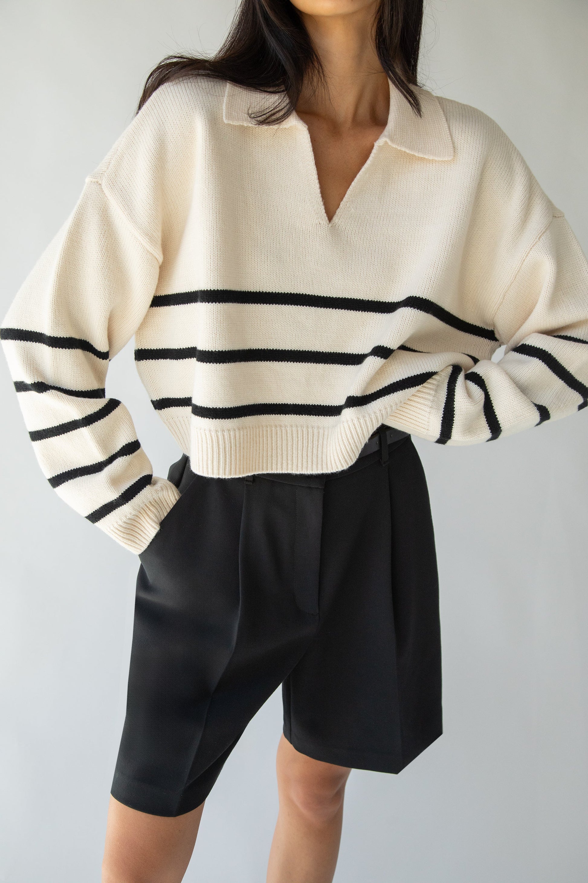 PULL À RAYURES À COL