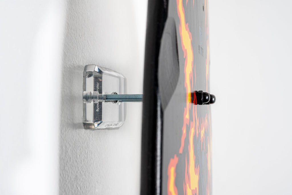 Présentoir mural pour planche de skateboard 