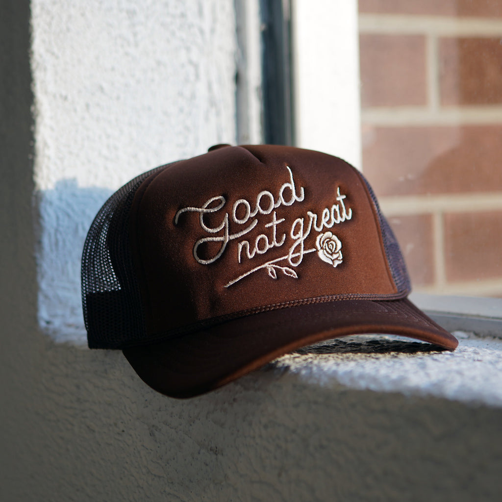 Casquette de camionneur en mousse, bonne et pas excellente