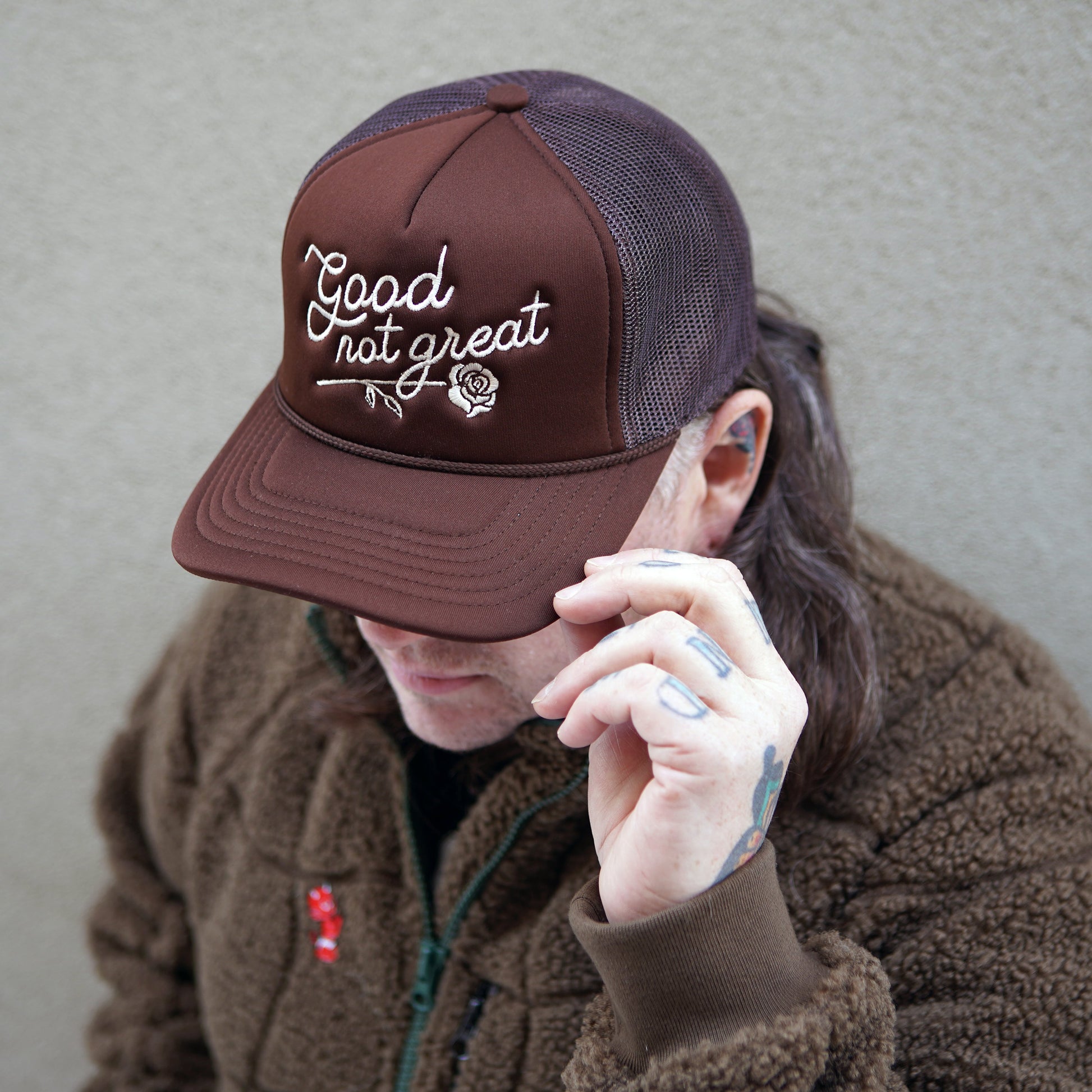 Casquette de camionneur en mousse, bonne et pas excellente
