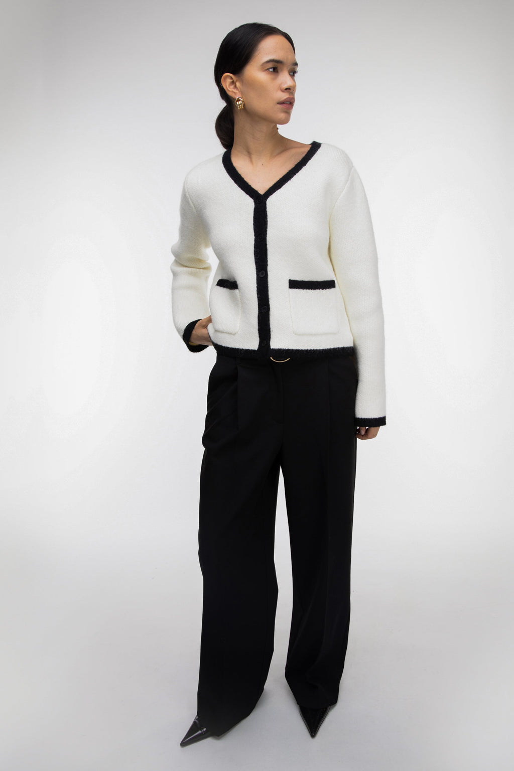 CARDIGAN BOUTONNÉ À BORDURES CONTRASTÉES