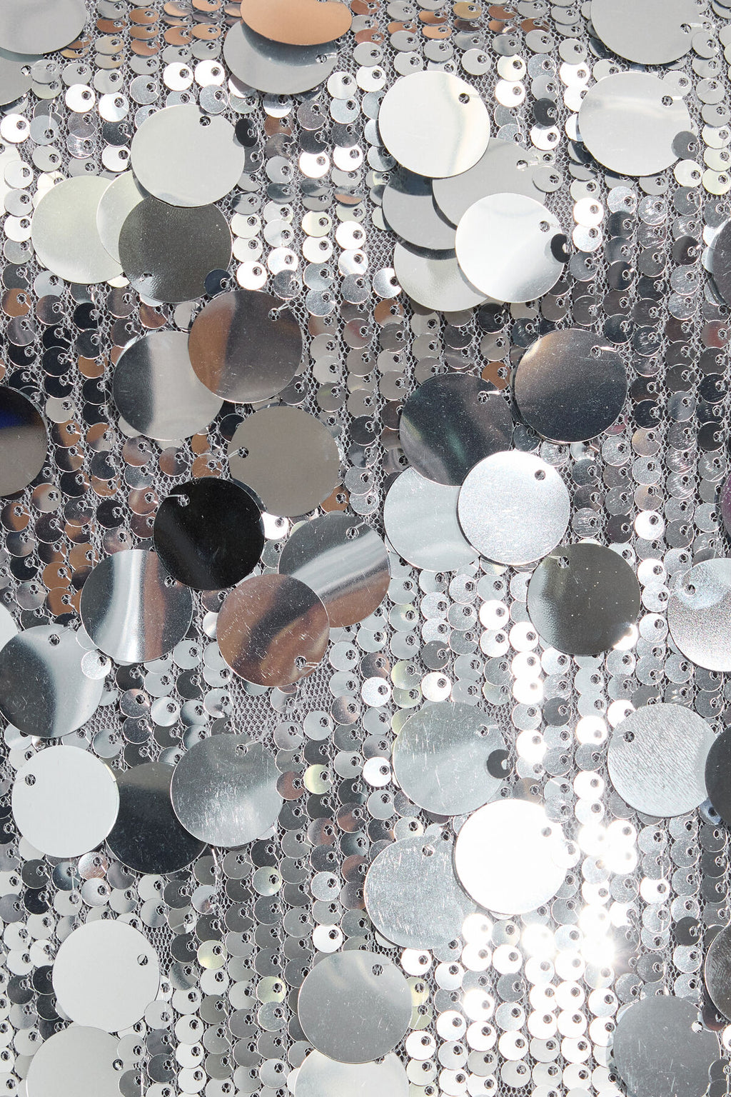 Haut caraco à paillettes noué dans le dos