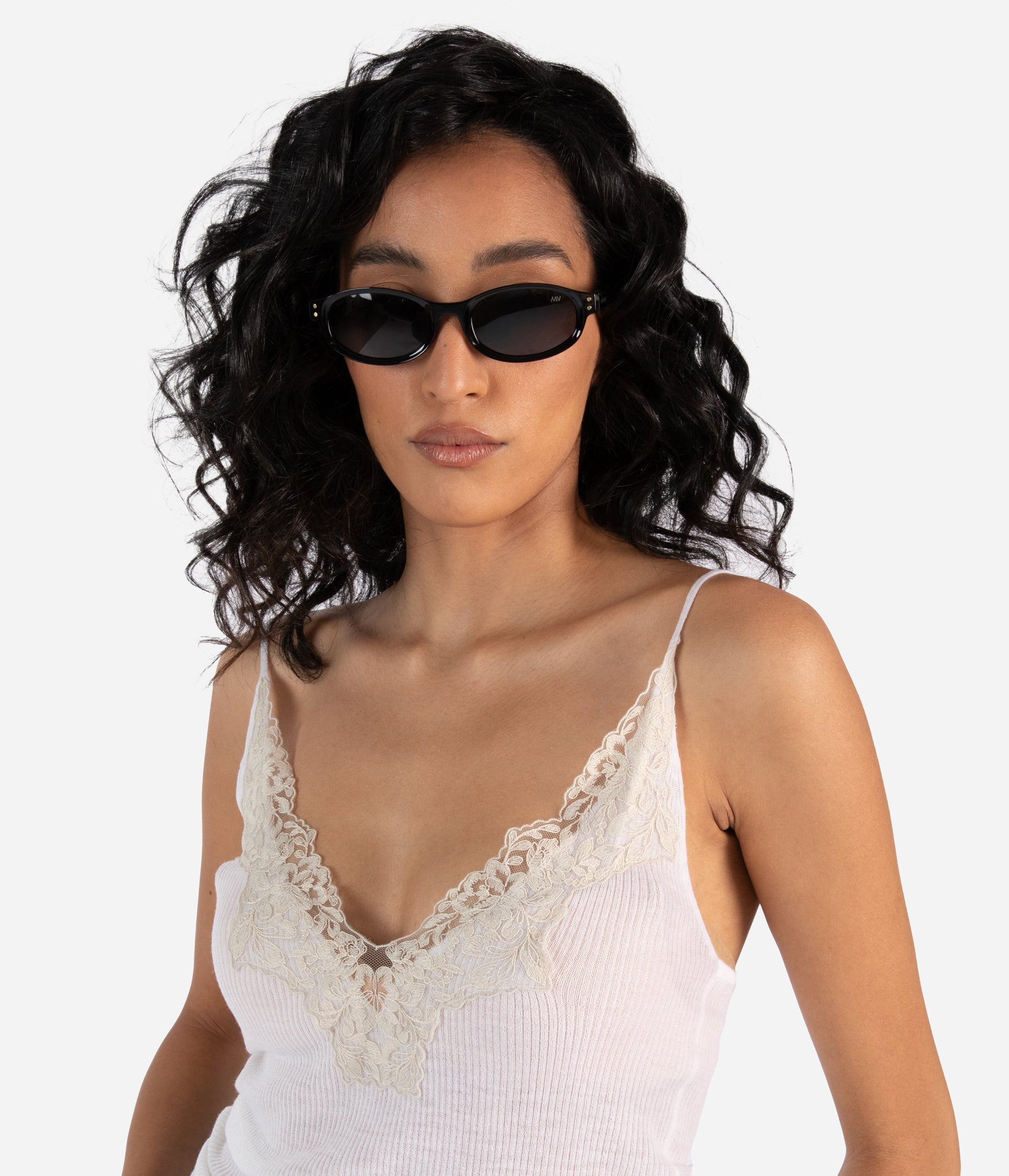 Lunettes de soleil ovales recyclées AKE