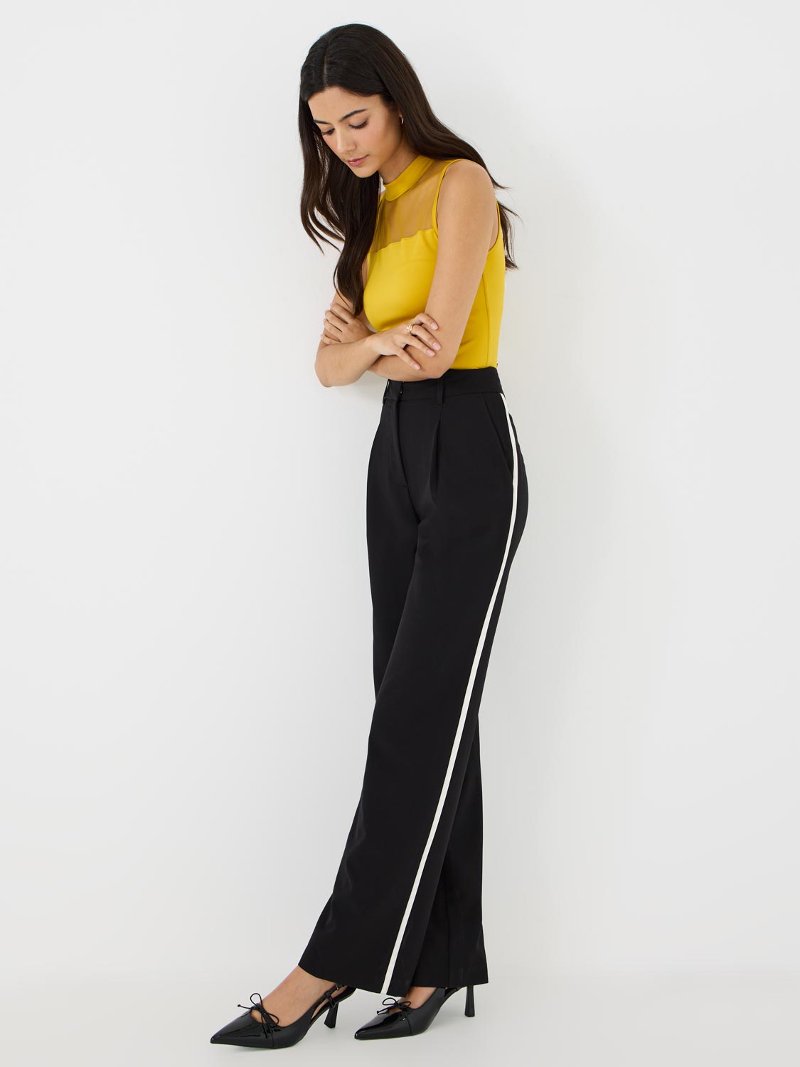 Pantalon large à passepoils contrastés