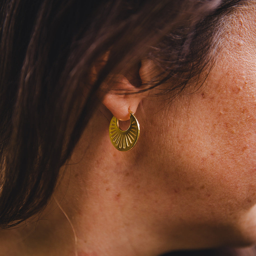 Créoles texturées en argent sterling plaqué ou 18K | HÉLIA