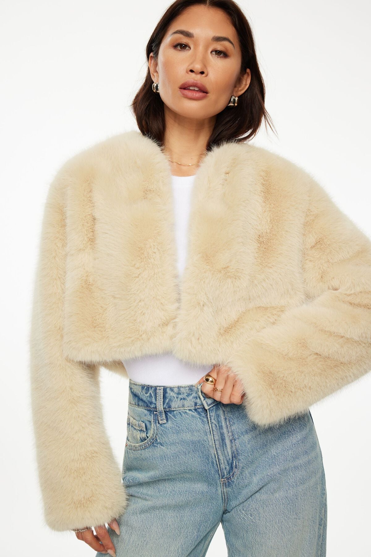 Veste courte en fausse fourrure