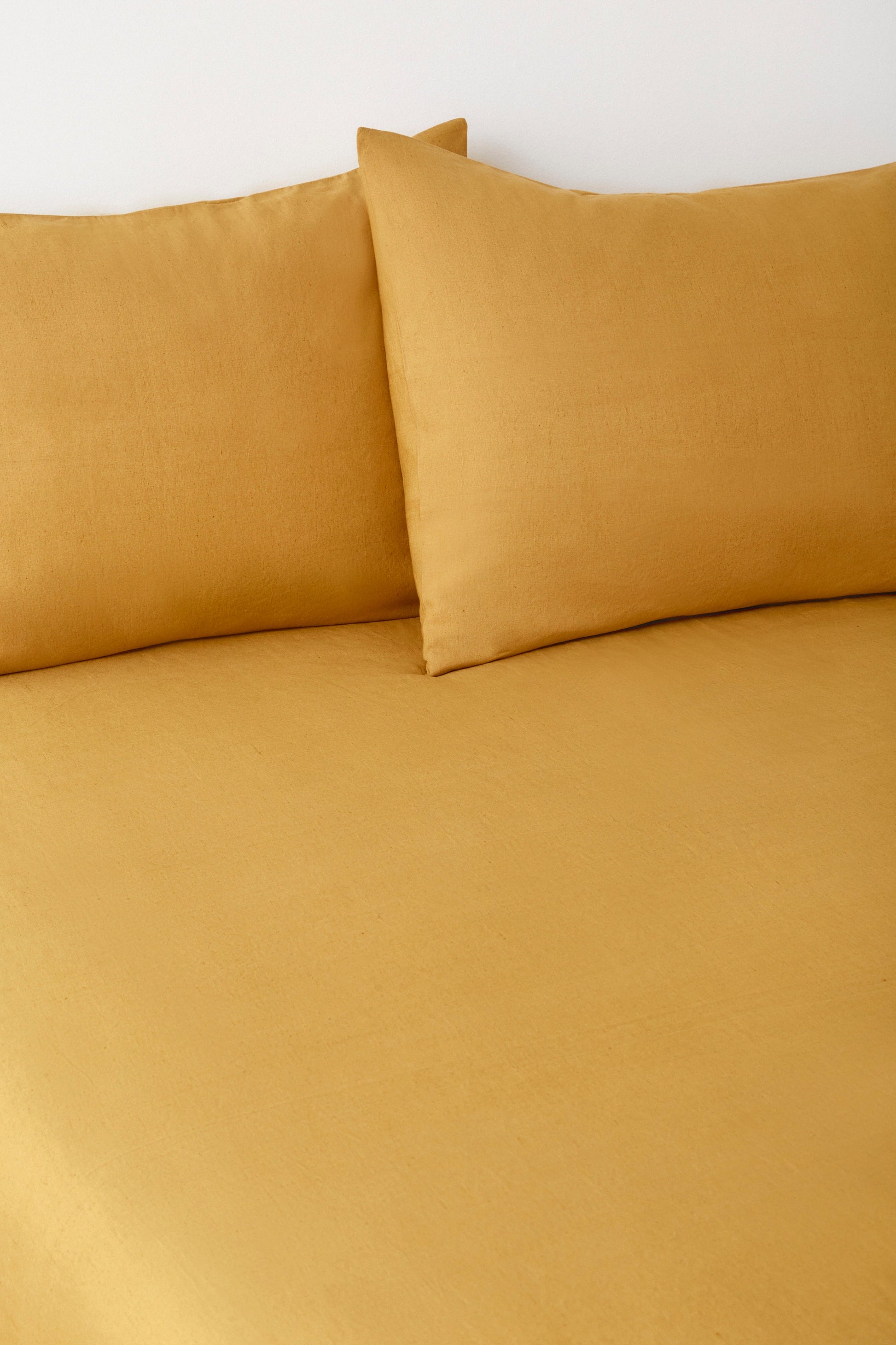 Linen Fitted Sheet and Pillow Set