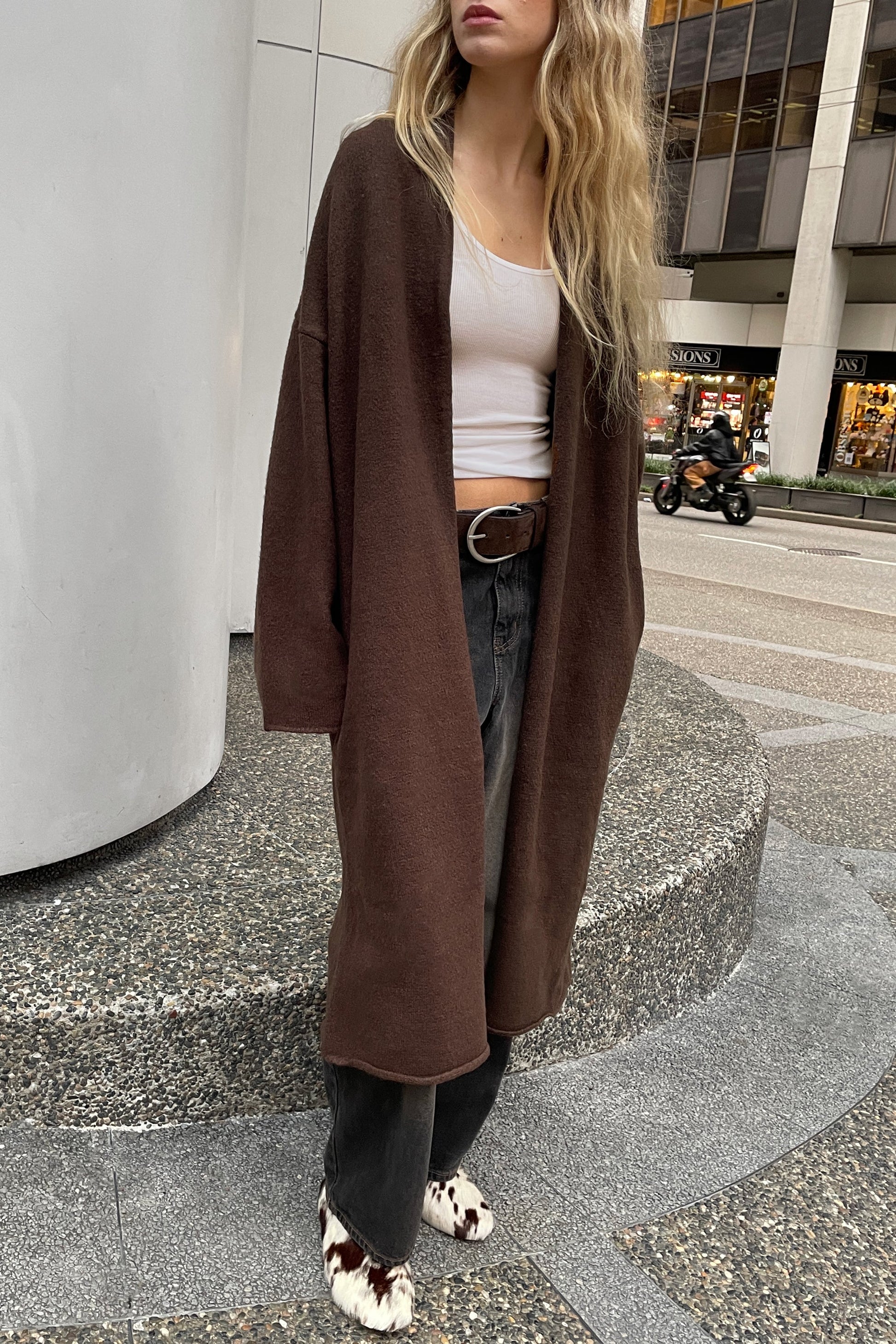 CARDIGAN LONG ET CONFORTABLE, OUVERT SUR LE DEVANT