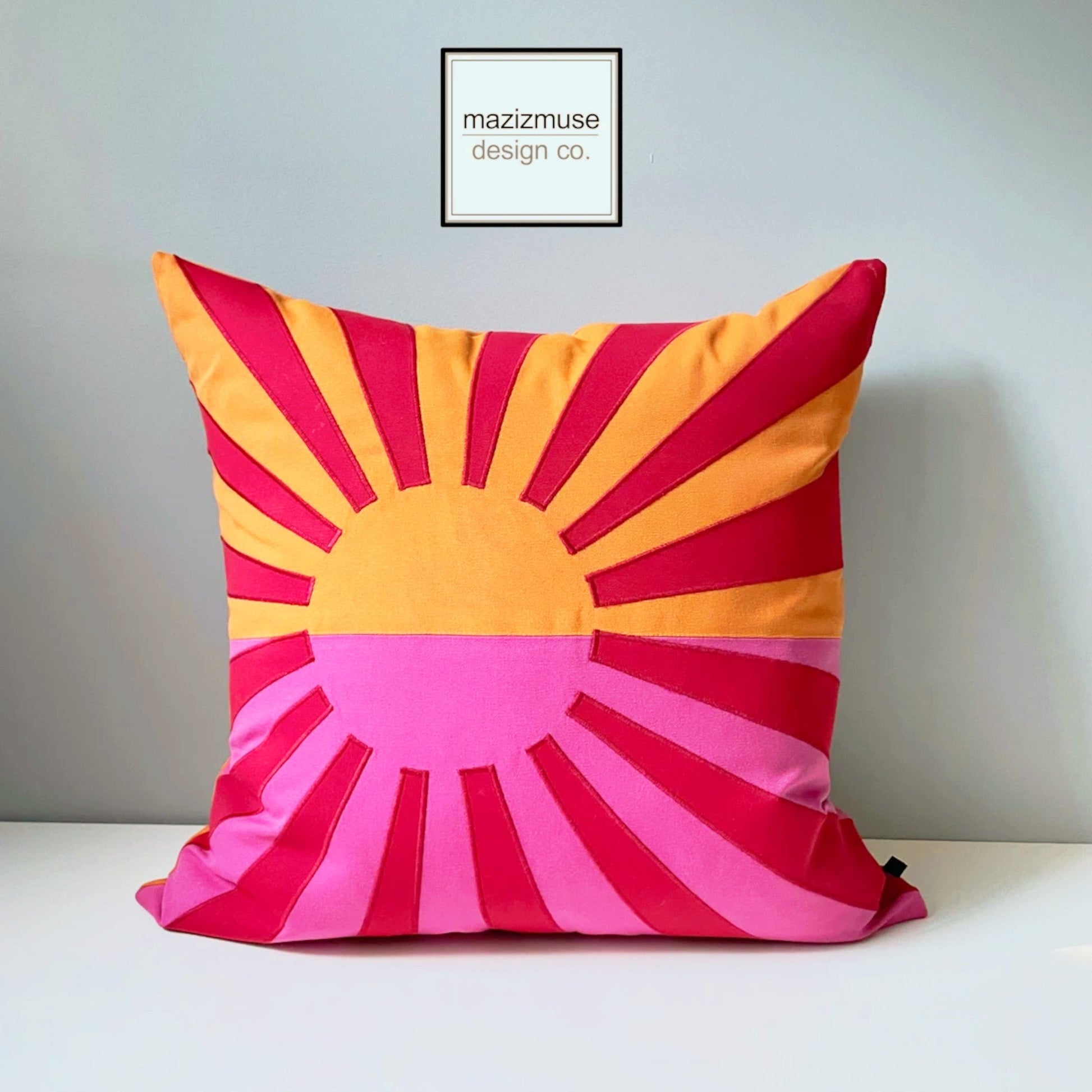 Housse de coussin d'extérieur Sunbrella rose vif et orange, Sunburst