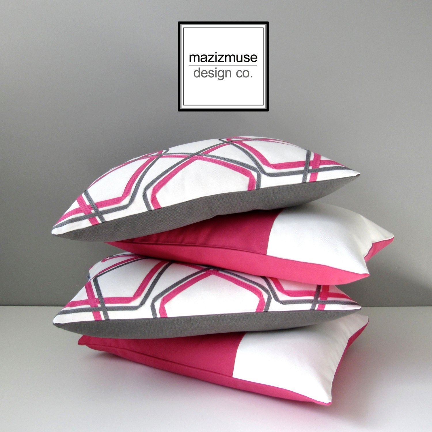 Housse de coussin décorative d'extérieur Sunbrella® rose vif et blanc, housse de coussin moderne