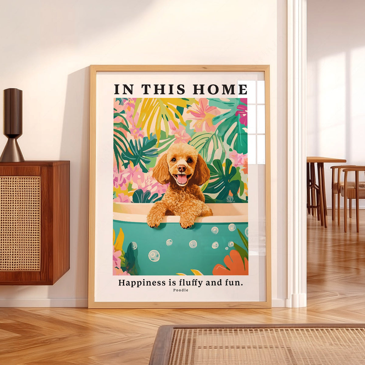 Illustration murale Caniche – Affiche « Dans cette maison, le bonheur est doux et amusant »
