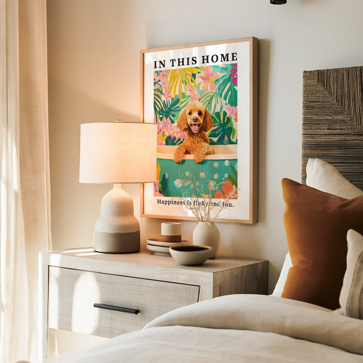 Illustration murale Caniche – Affiche « Dans cette maison, le bonheur est doux et amusant »