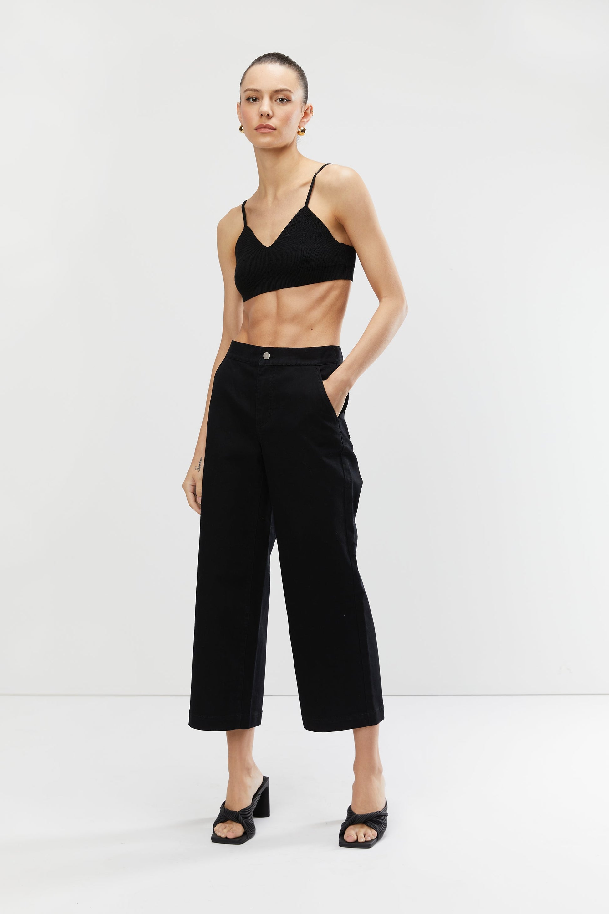 PANTALON LARGE EN SERGÉ LONGUEUR COURTE