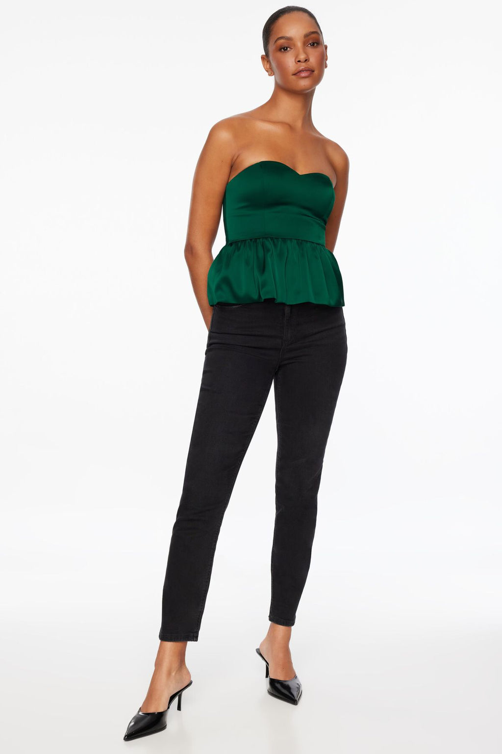 Haut en satin à basque nu