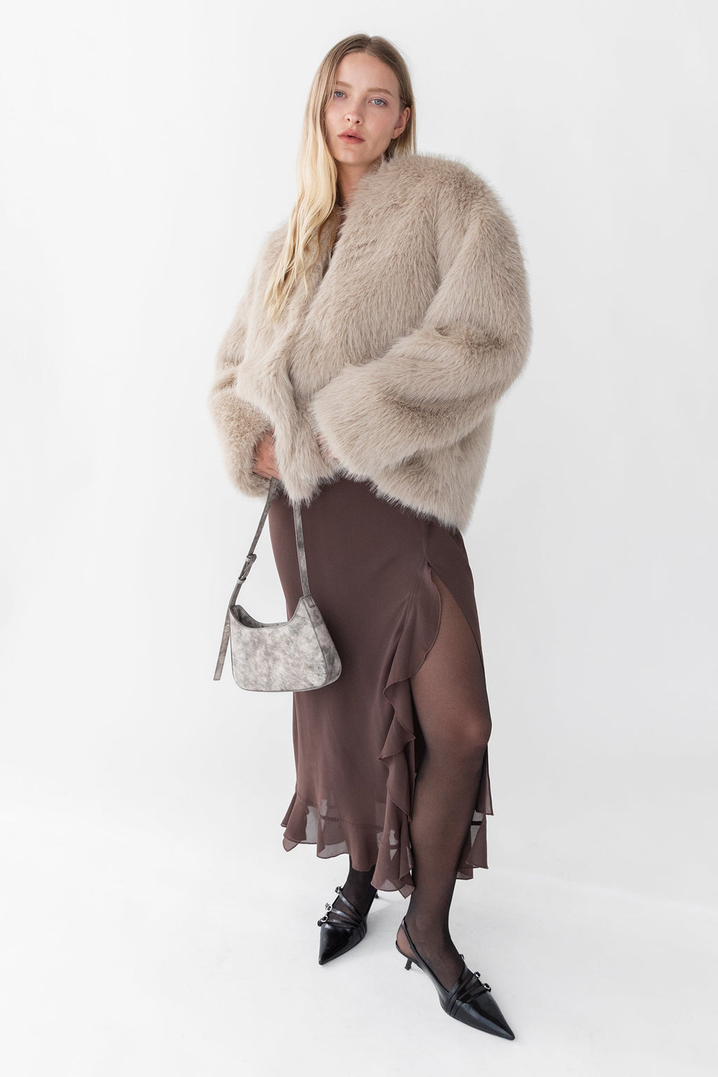 ROBE À BORDURES À VOLANTS