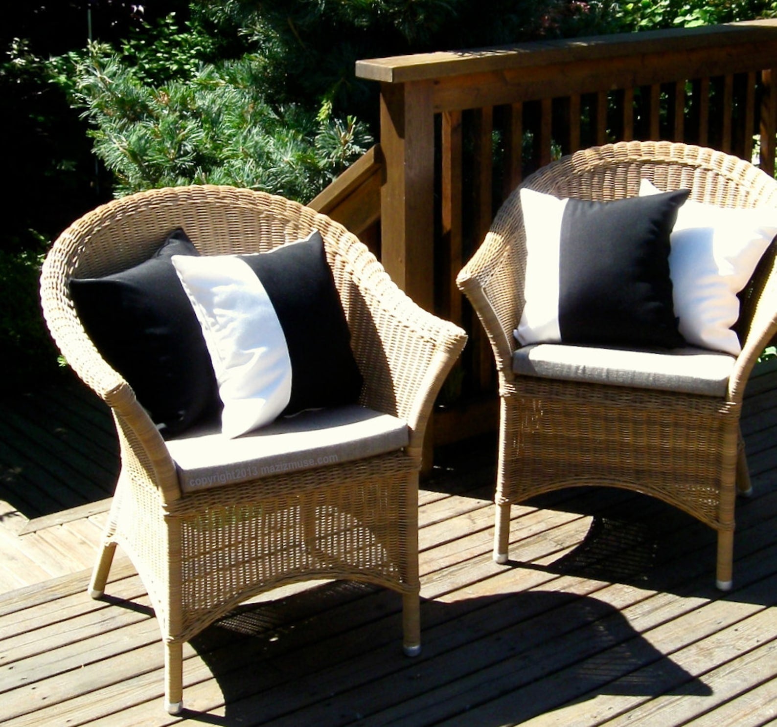 Housse de coussin d'extérieur jaune tournesol et blanc, housse de coussin moderne Sunbrella® 
