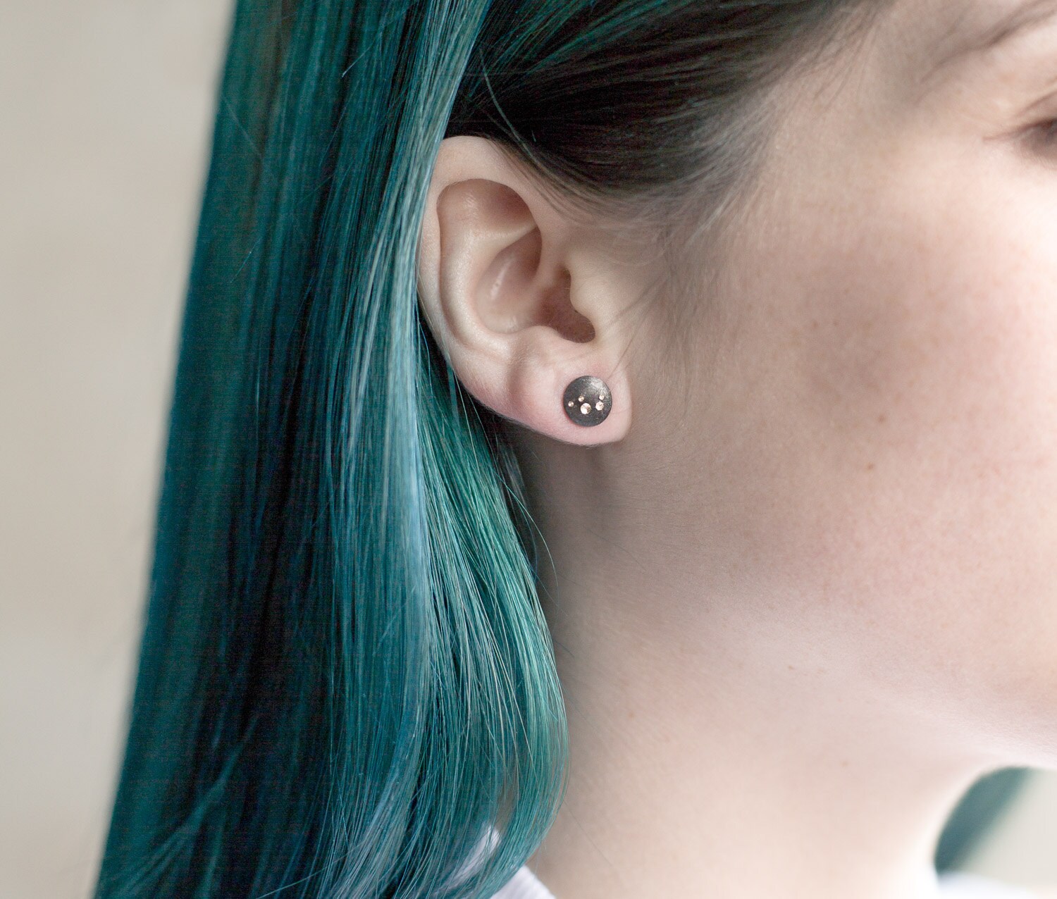 Boucles d'oreilles à tige noires, boucles d'oreilles célestes, boucles d'oreilles cercle noir, boucles d'oreilles ciel nocturne, boucles d'oreilles argent noir