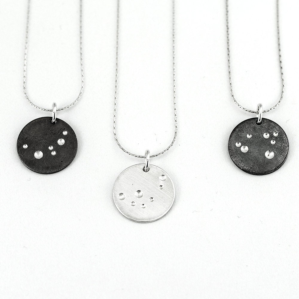 Collier pendentif pleine lune – Cercle argenté minimaliste, cadeau astronomique pour elle