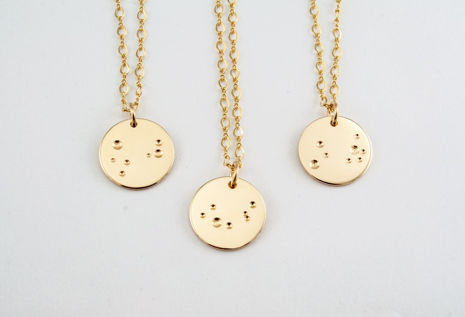 Collier lune en or, cadeau pour elle, collier pleine lune, pendentif en or 14 carats, collier céleste, collier lunaire,