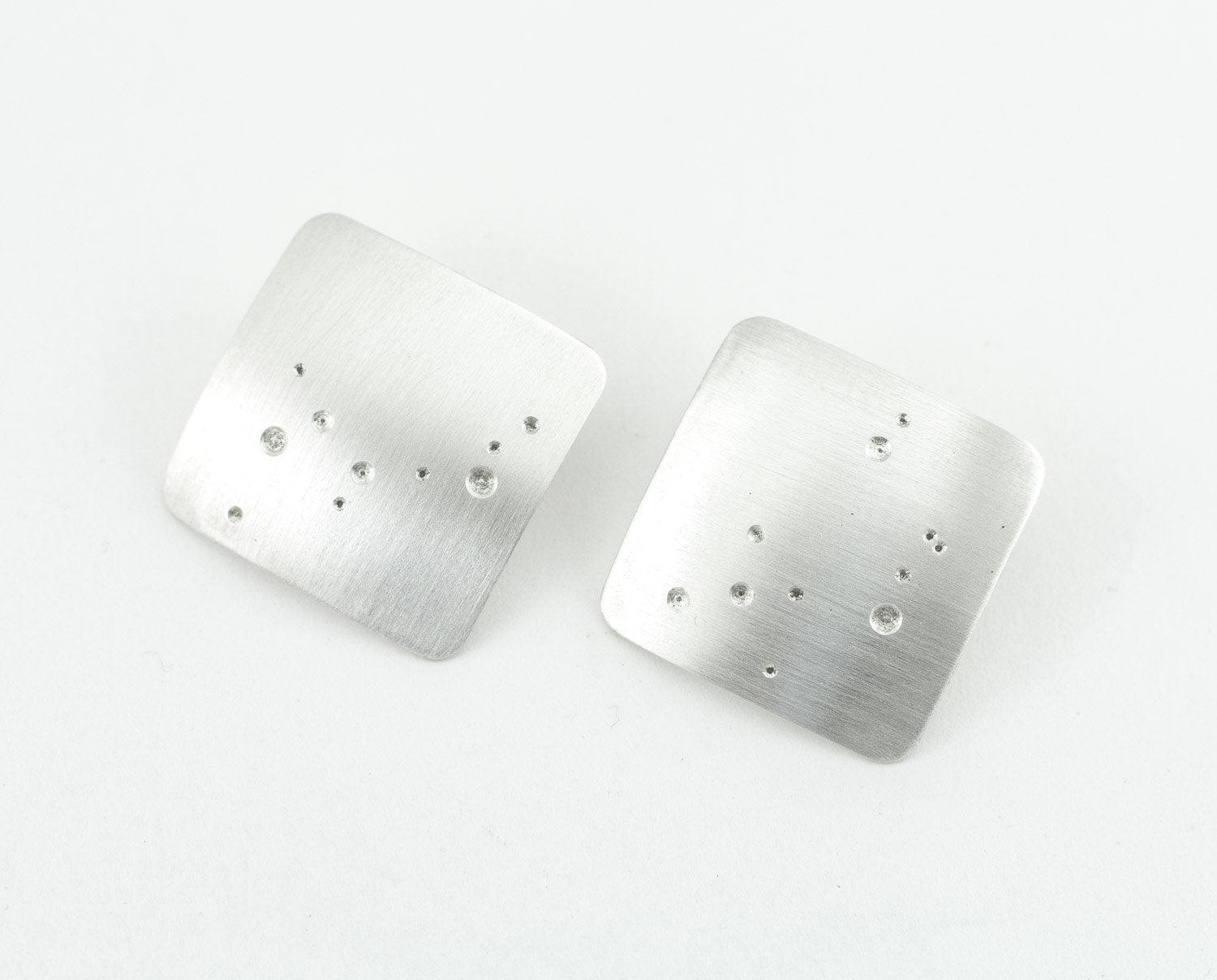 Grandes boucles d'oreilles carrées - Boucles d'oreilles géométriques en argent brossé - Boucles d'oreilles à tige audacieuses