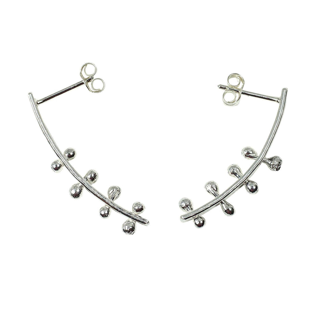 Boucles d'oreilles à tige incurvées, boucles d'oreilles tendance, bijoux avant-gardistes, boucles d'oreilles en argent recyclé, clous incurvés en argent