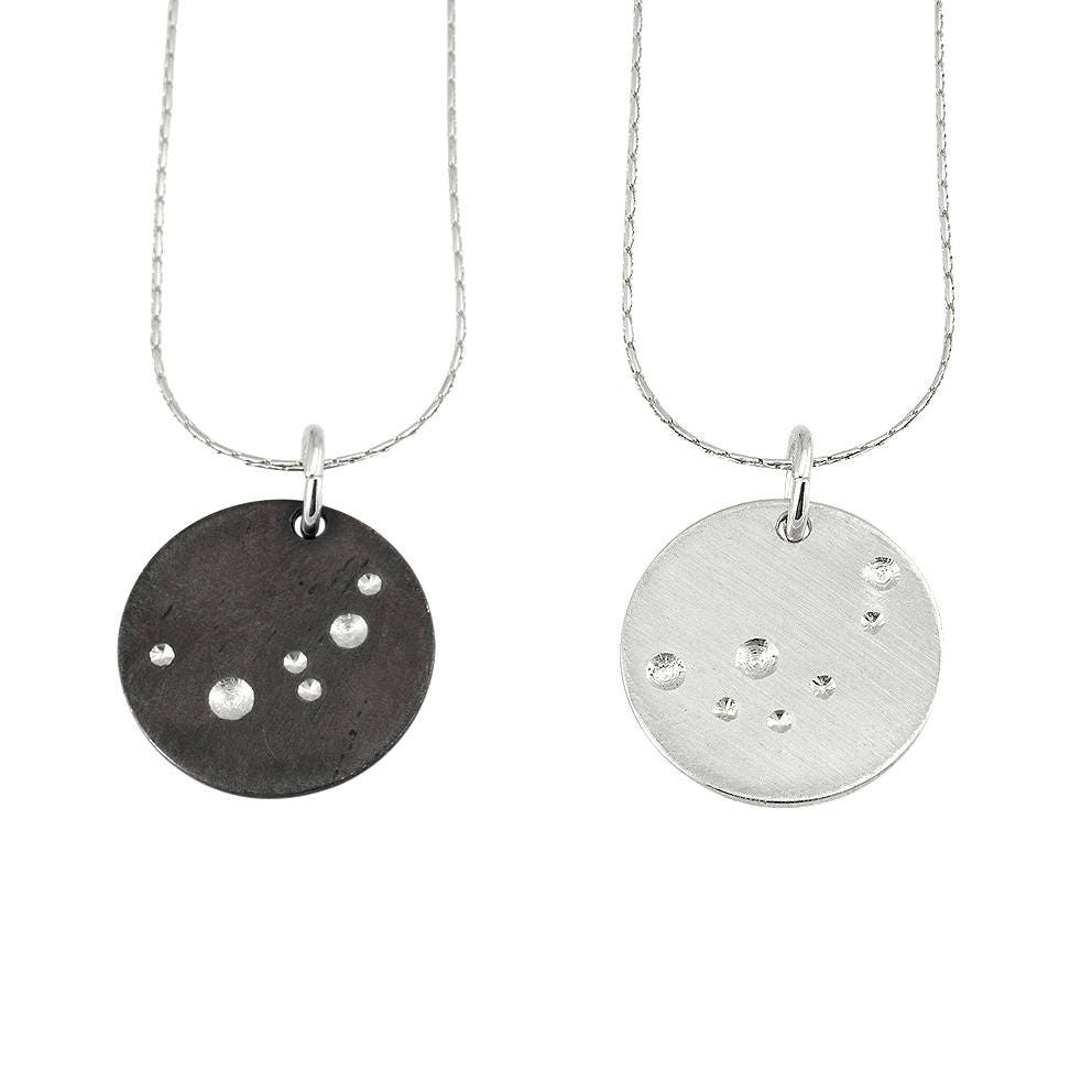Collier pendentif pleine lune – Cercle argenté minimaliste, cadeau astronomique pour elle