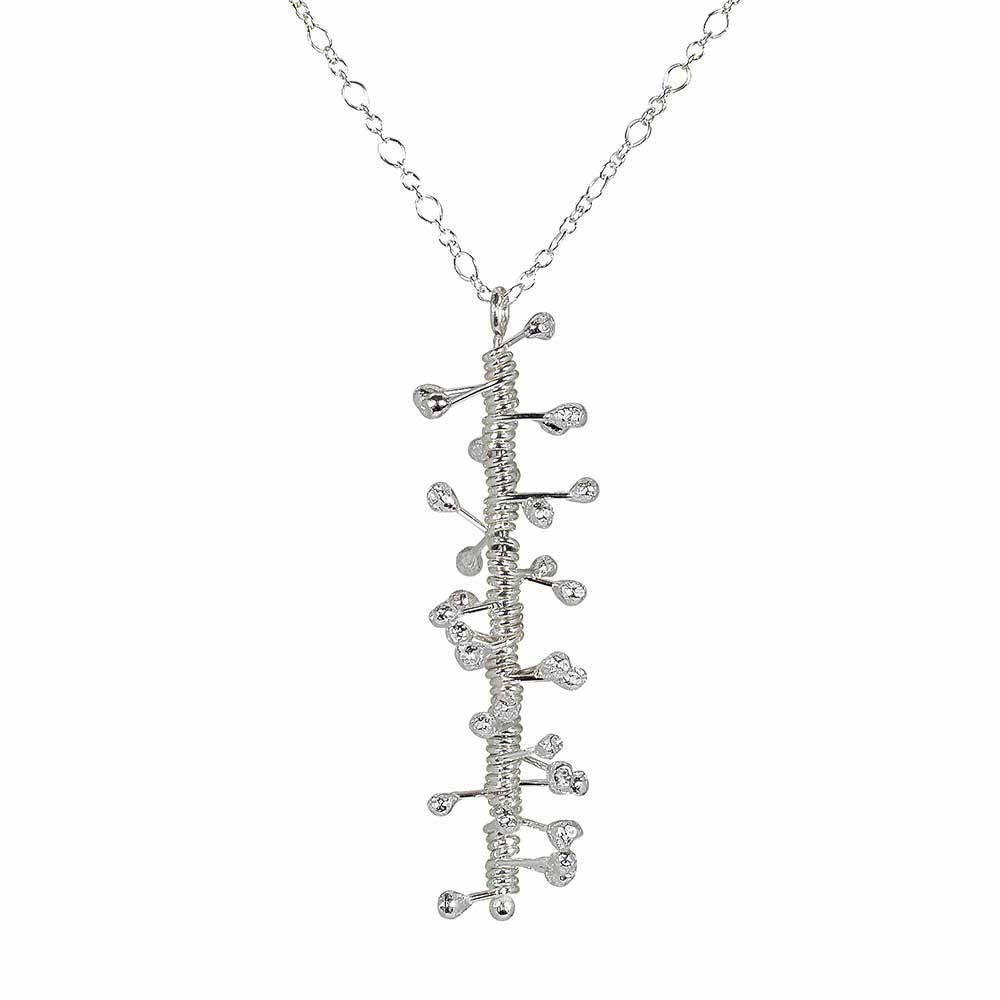 Collier avec pendentif en argent hérissé, bijou moderne et audacieux, pendentif en argent recyclé, cadeau pour elle