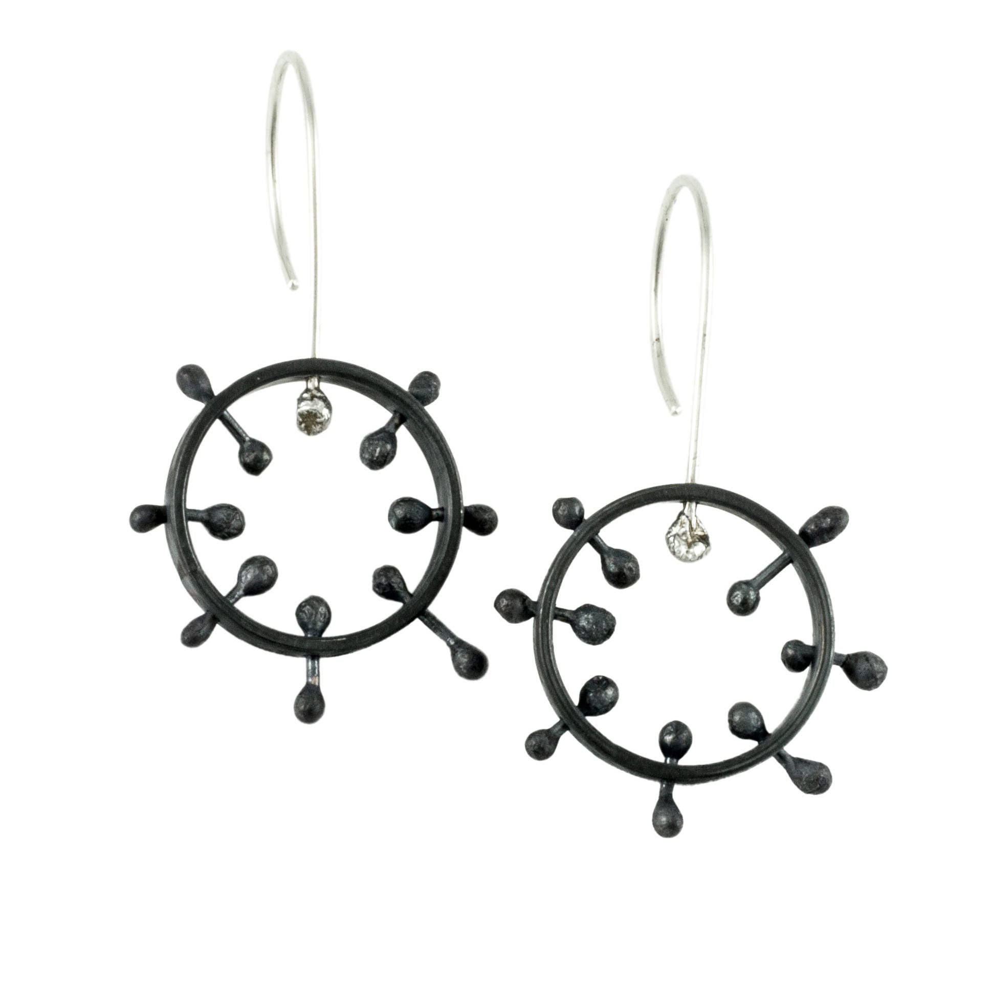 Boucles d'oreilles en argent noir, boucles d'oreilles tendance, boucles d'oreilles avant-gardistes, boucles d'oreilles abstraites, boucles d'oreilles originales, boucles d'oreilles étoile