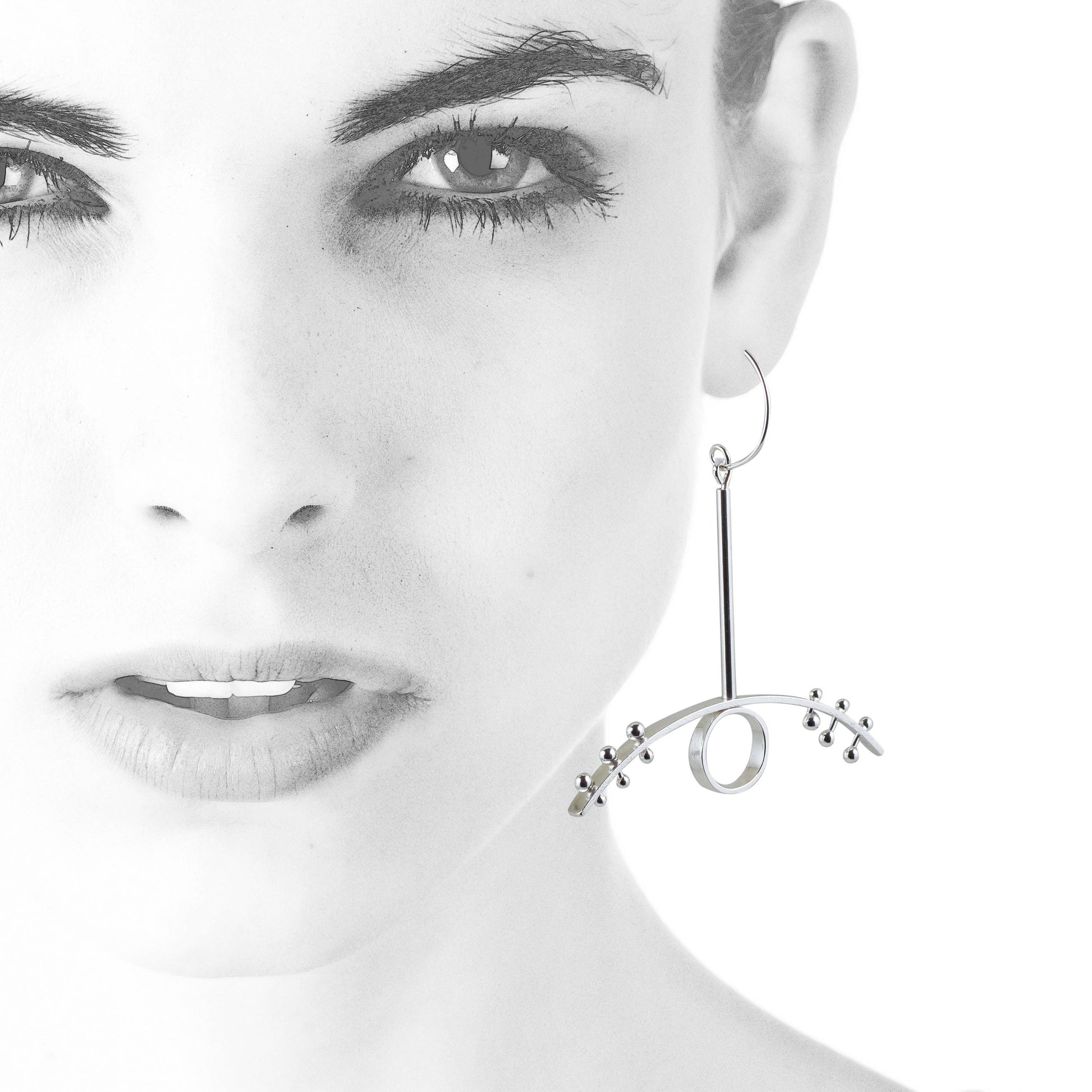 Boucles d'oreilles tendance, boucles d'oreilles œil en argent recyclé, cadeau original pour une amie, grandes boucles d'oreilles géométriques, cadeau original pour femme