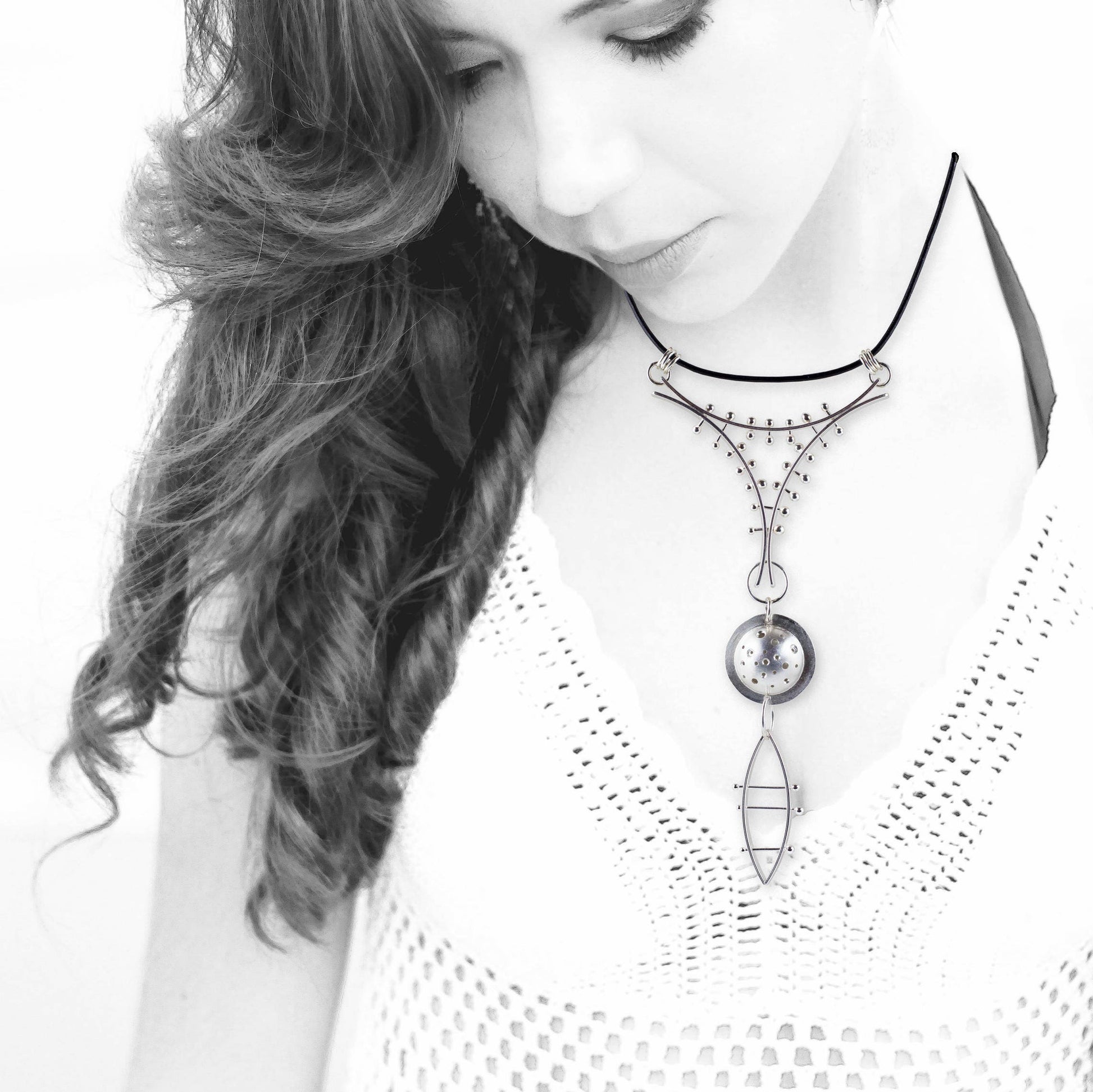 Collier long et audacieux en argent