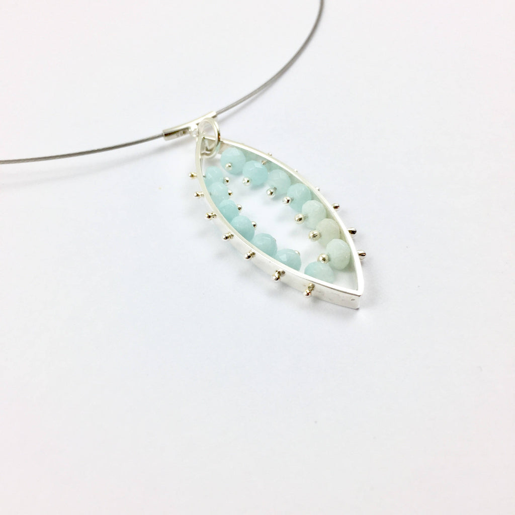 Pendentif en pierre précieuse Aqua • Collier pendentif serti d'amazonite • Collier bleu clair cadeau pour elle • Pendentif en argent recyclé