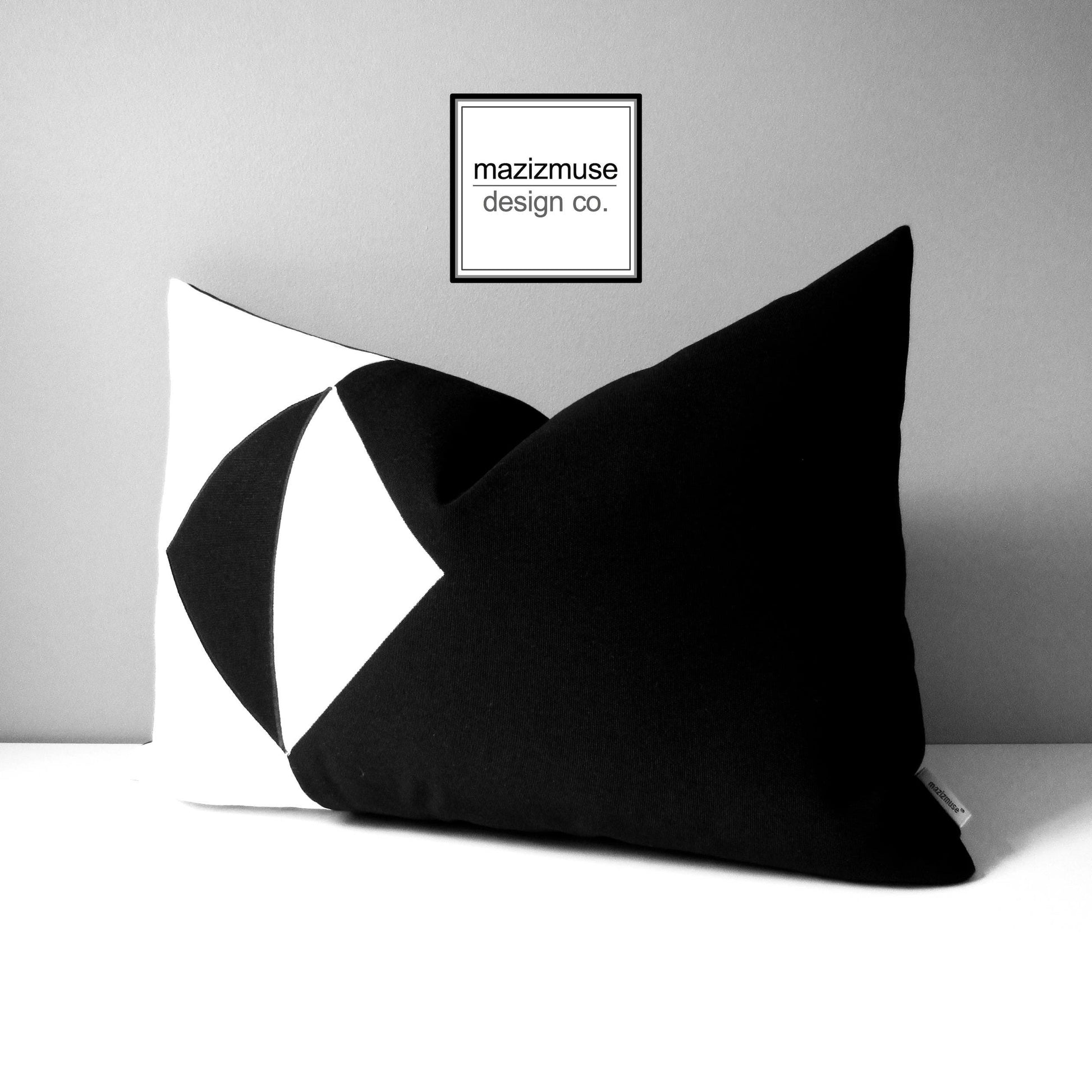 Housse de coussin Sunbrella géométrique noire et blanche moderne, housse de coussin d'extérieur